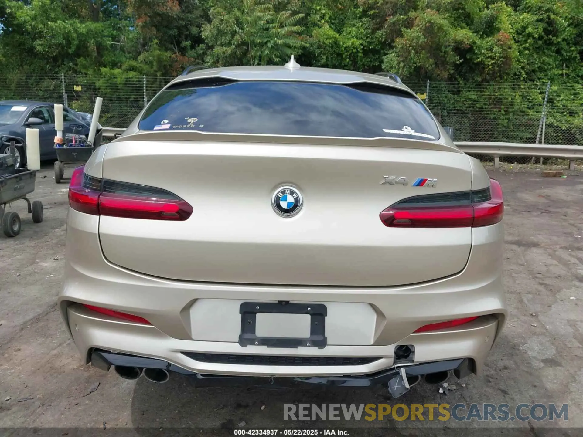 16 fotografías del automóvil dañado 5YMUJ0C07LLA99844 BMW X4 M 2020