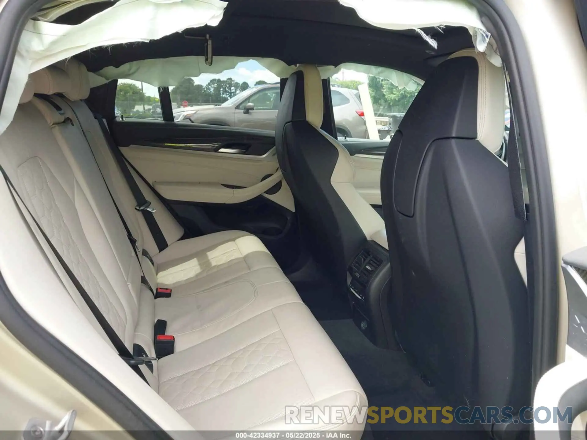 8 fotografías del automóvil dañado 5YMUJ0C07LLA99844 BMW X4 M 2020