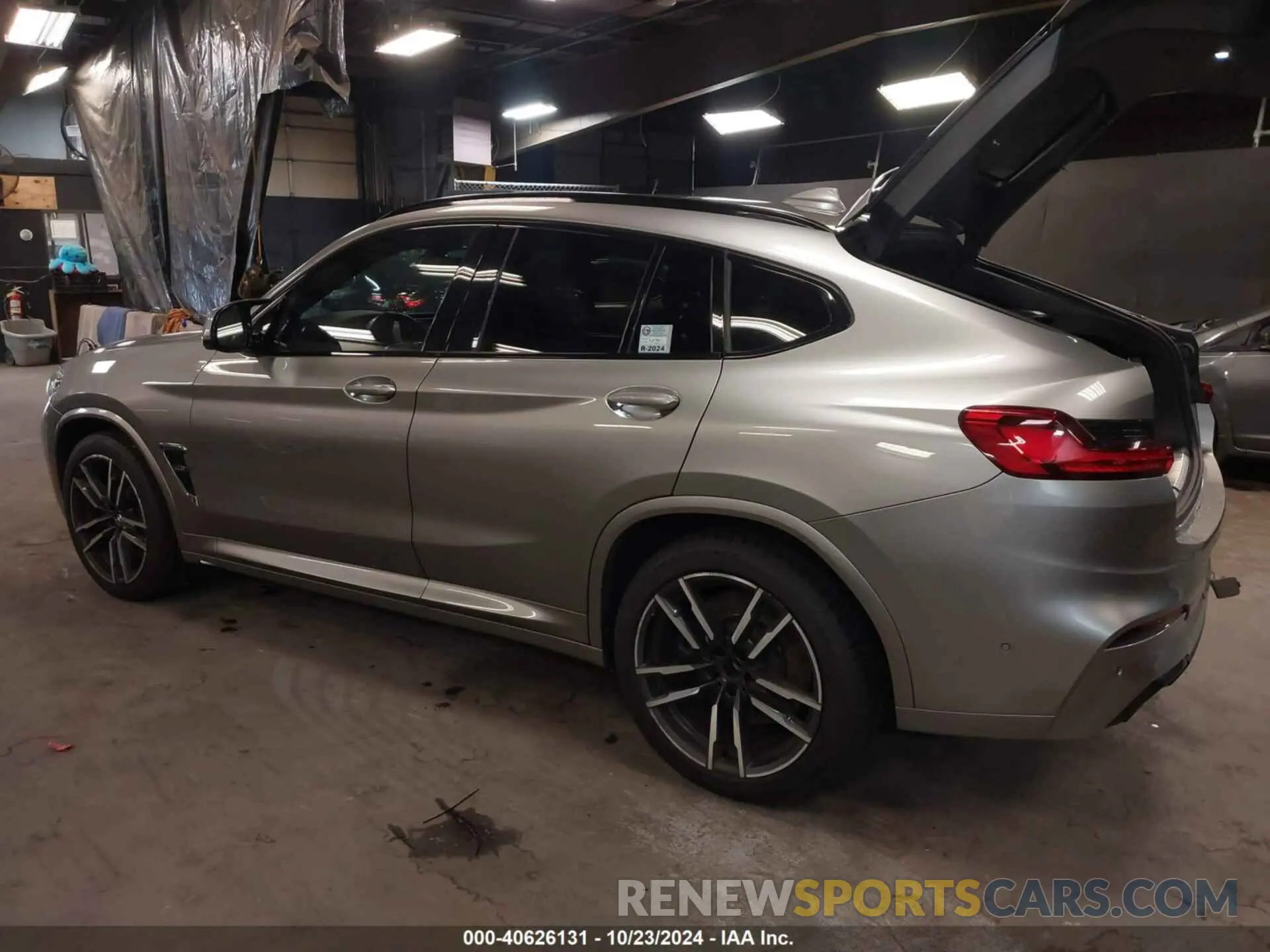 3 fotografías del automóvil dañado 5YMUJ0C09M9D82678 BMW X4 M 2021