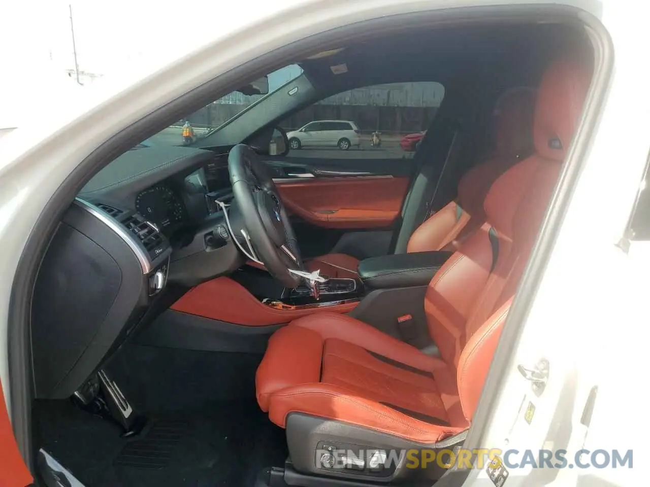 7 fotografías del automóvil dañado 5YM23EC01N9J82231 BMW X4 M 2022