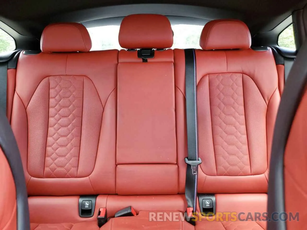 10 fotografías del automóvil dañado 5YM23EC08N9M55780 BMW X4 M 2022