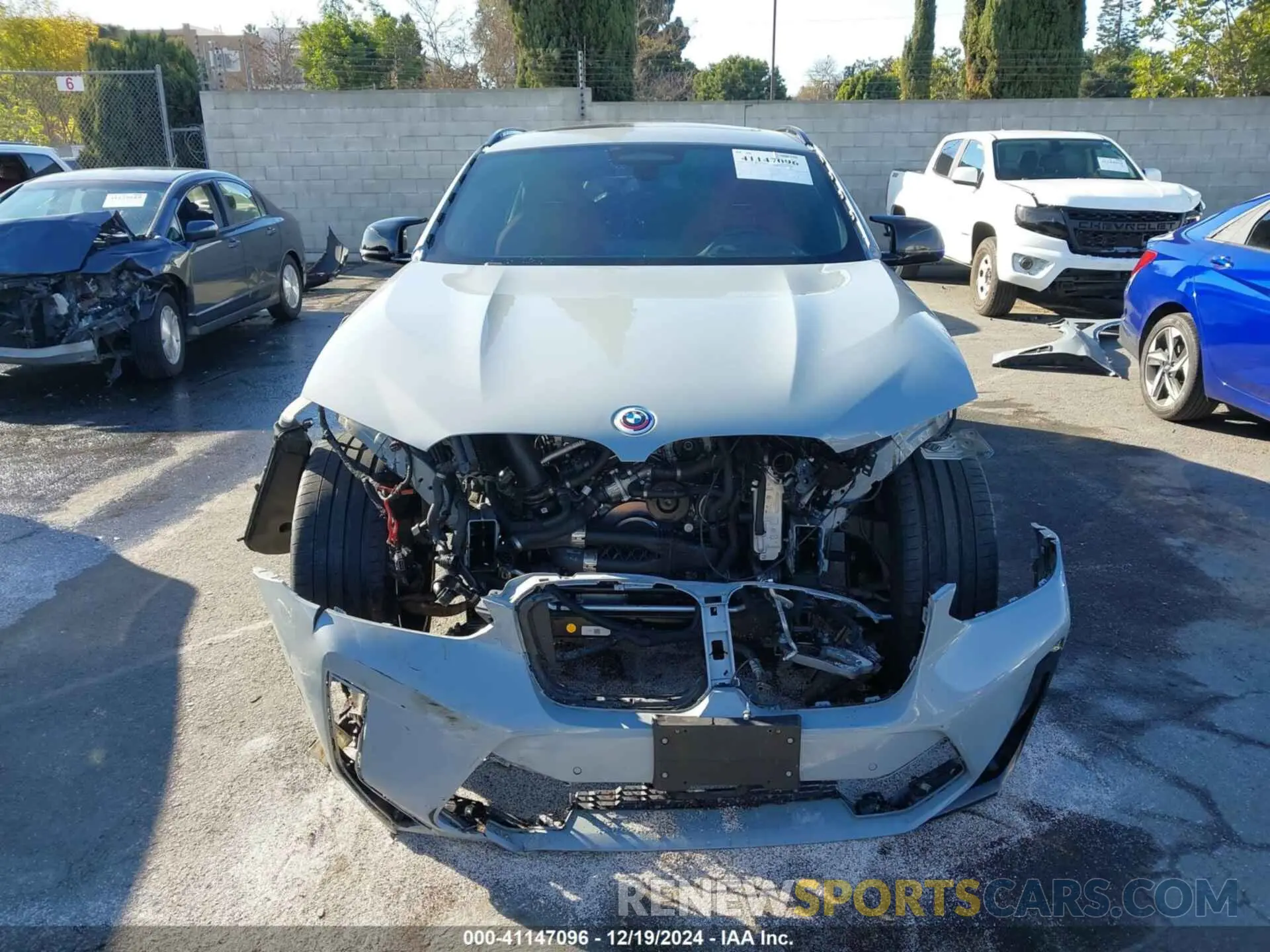 13 fotografías del automóvil dañado 5YM23EC0XP9P23425 BMW X4 M 2023