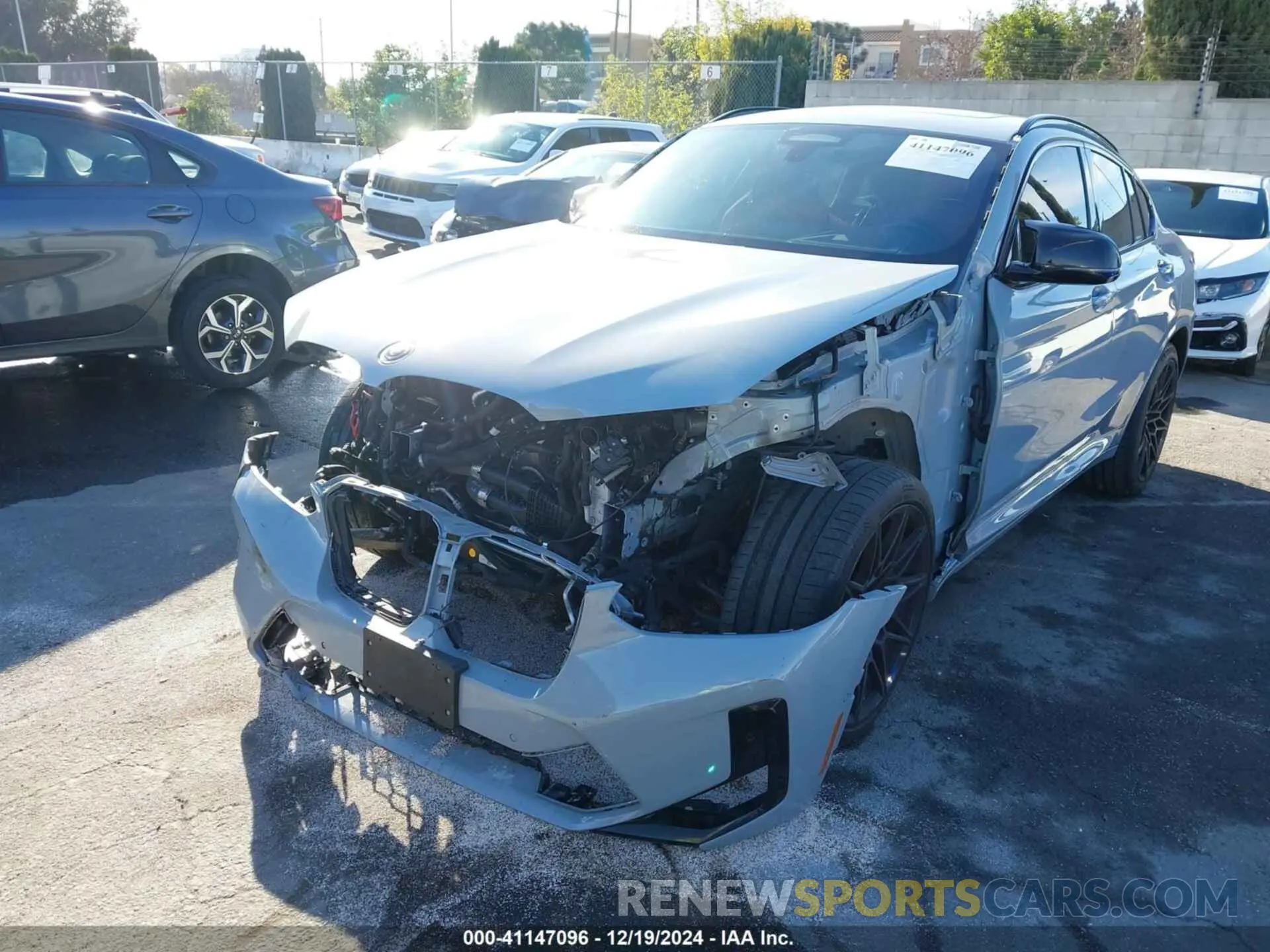 6 fotografías del automóvil dañado 5YM23EC0XP9P23425 BMW X4 M 2023
