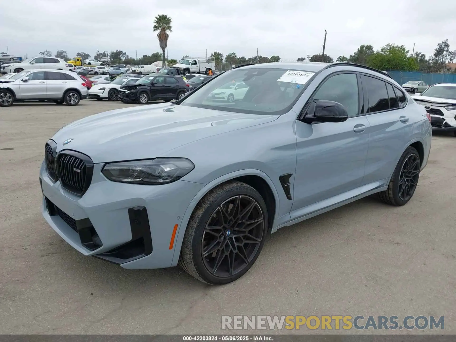 2 fotografías del automóvil dañado 5YM23EC01R9U95351 BMW X4 M 2024