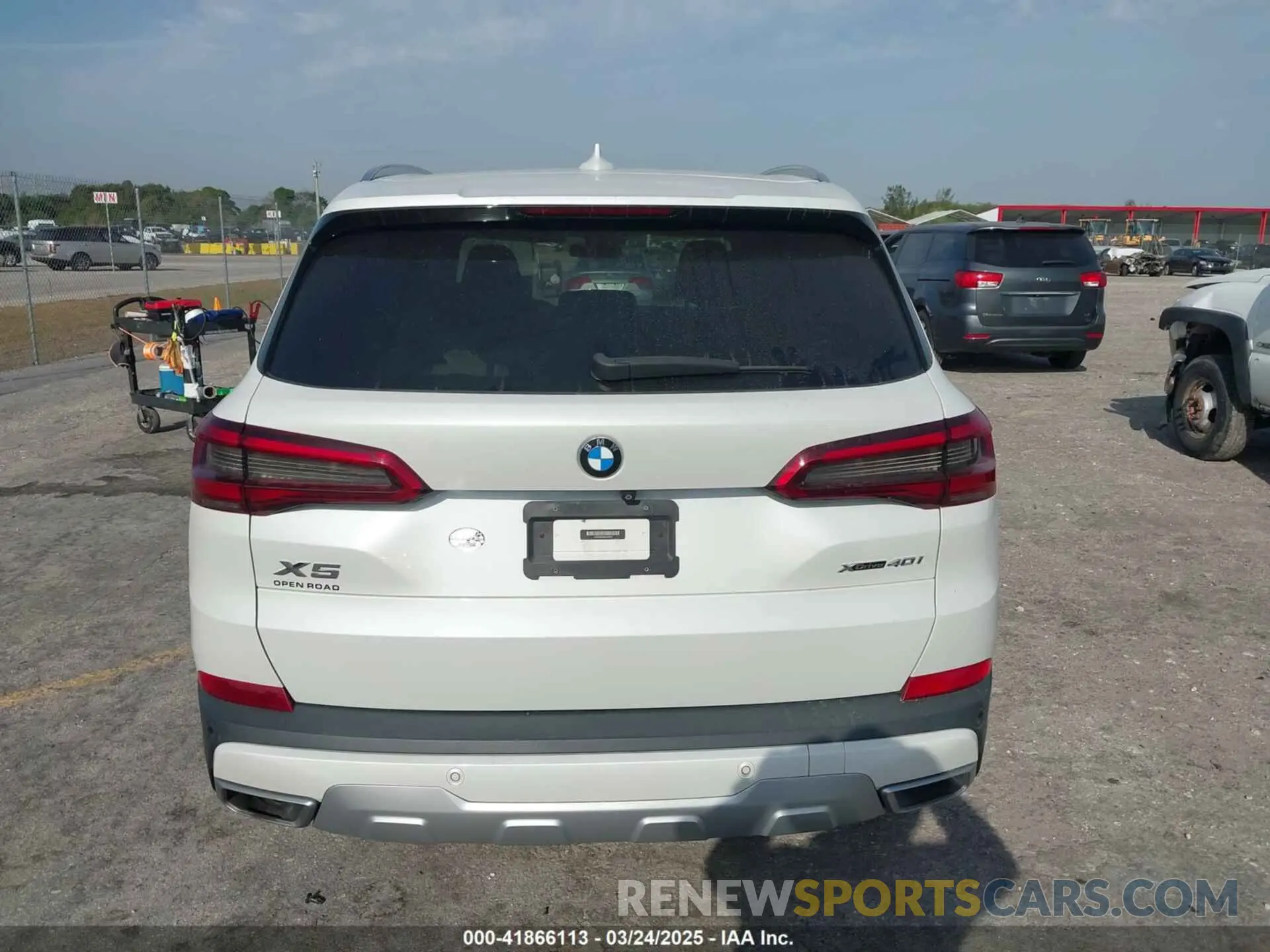 17 fotografías del automóvil dañado 5UXCR6C50KLL04572 BMW X5 2019