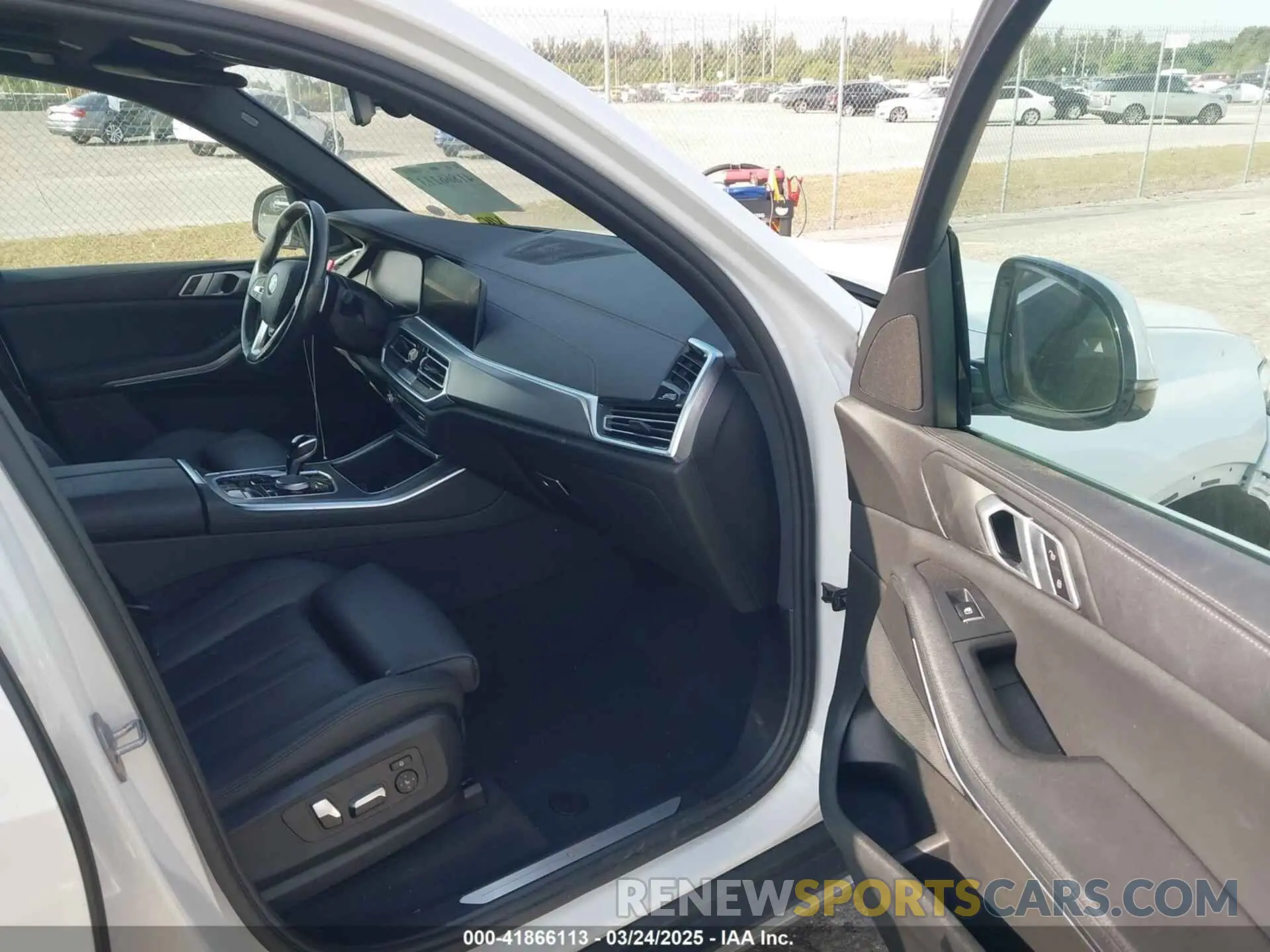 5 fotografías del automóvil dañado 5UXCR6C50KLL04572 BMW X5 2019