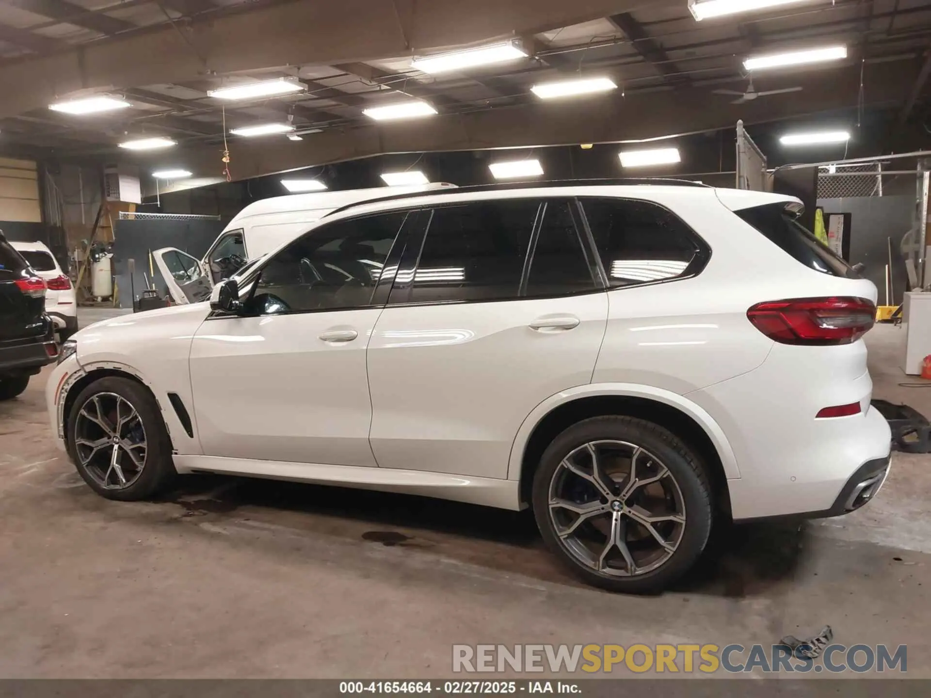15 fotografías del automóvil dañado 5UXCR6C50KLL62746 BMW X5 2019