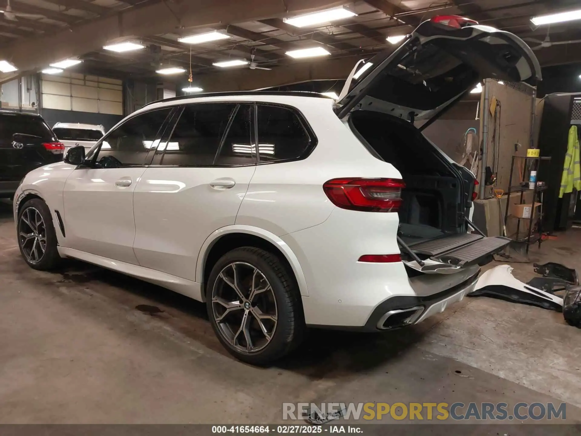 3 fotografías del automóvil dañado 5UXCR6C50KLL62746 BMW X5 2019