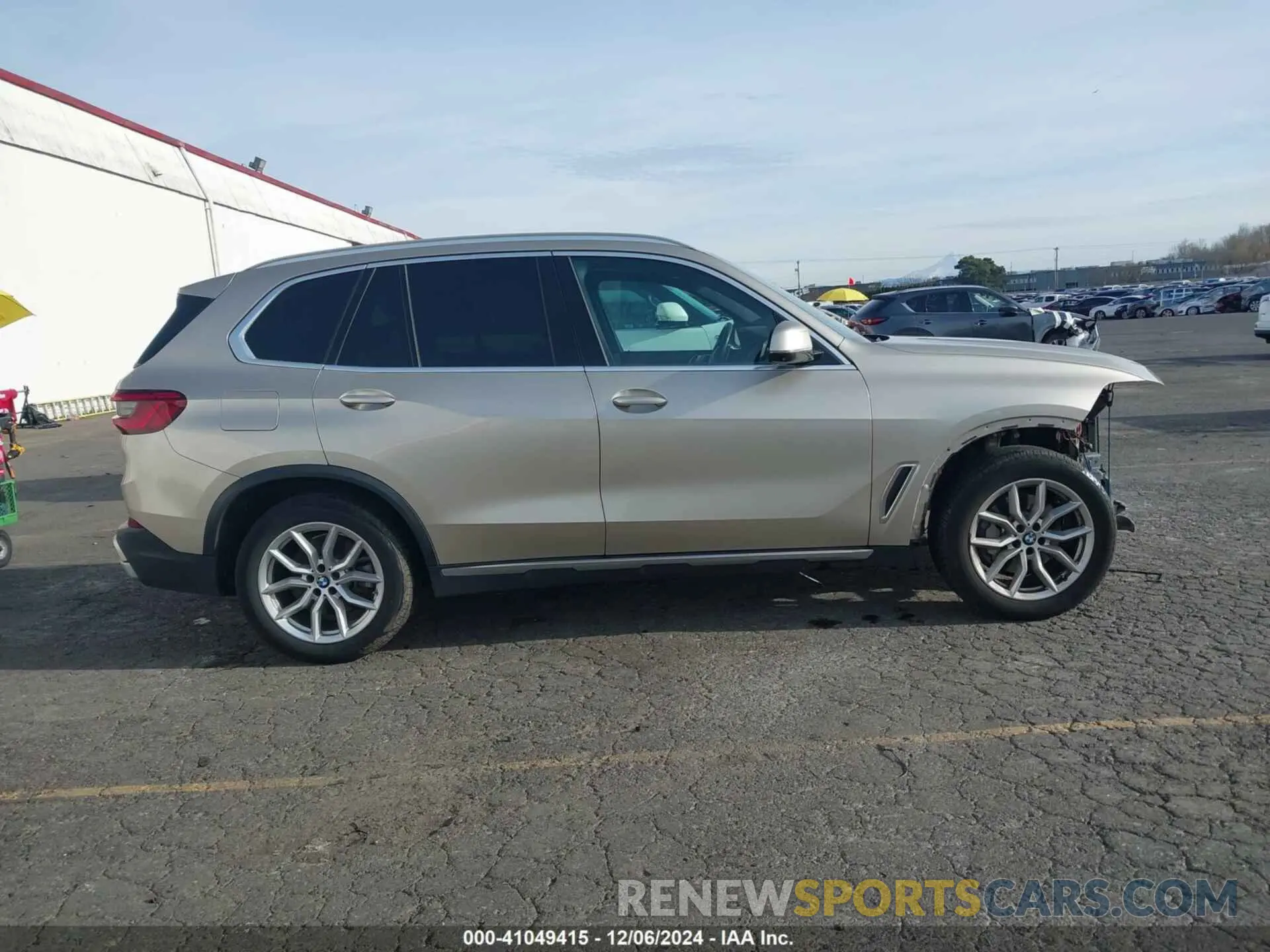 13 fotografías del automóvil dañado 5UXCR6C51KLL02877 BMW X5 2019