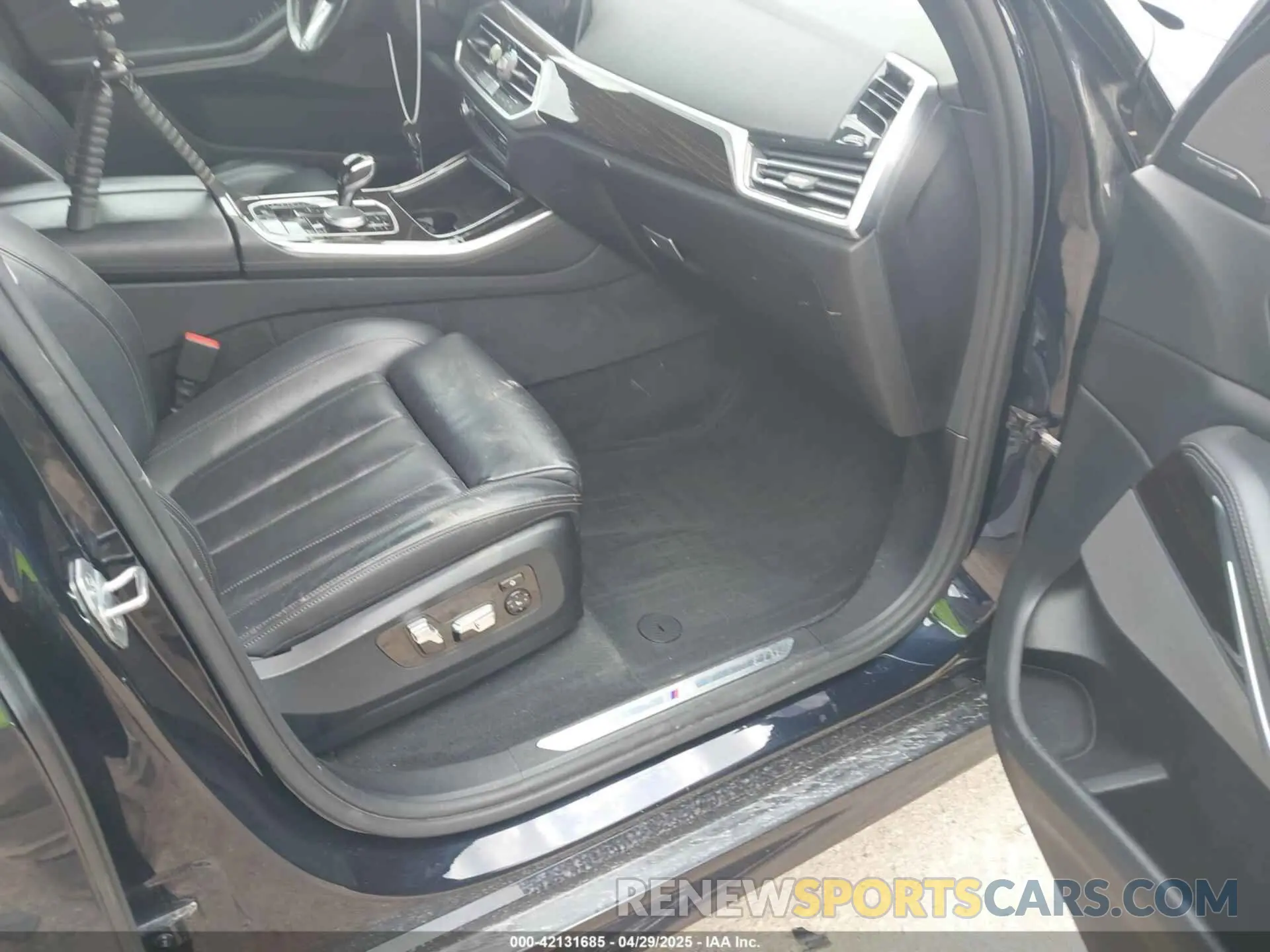 5 fotografías del automóvil dañado 5UXCR6C51KLL22840 BMW X5 2019