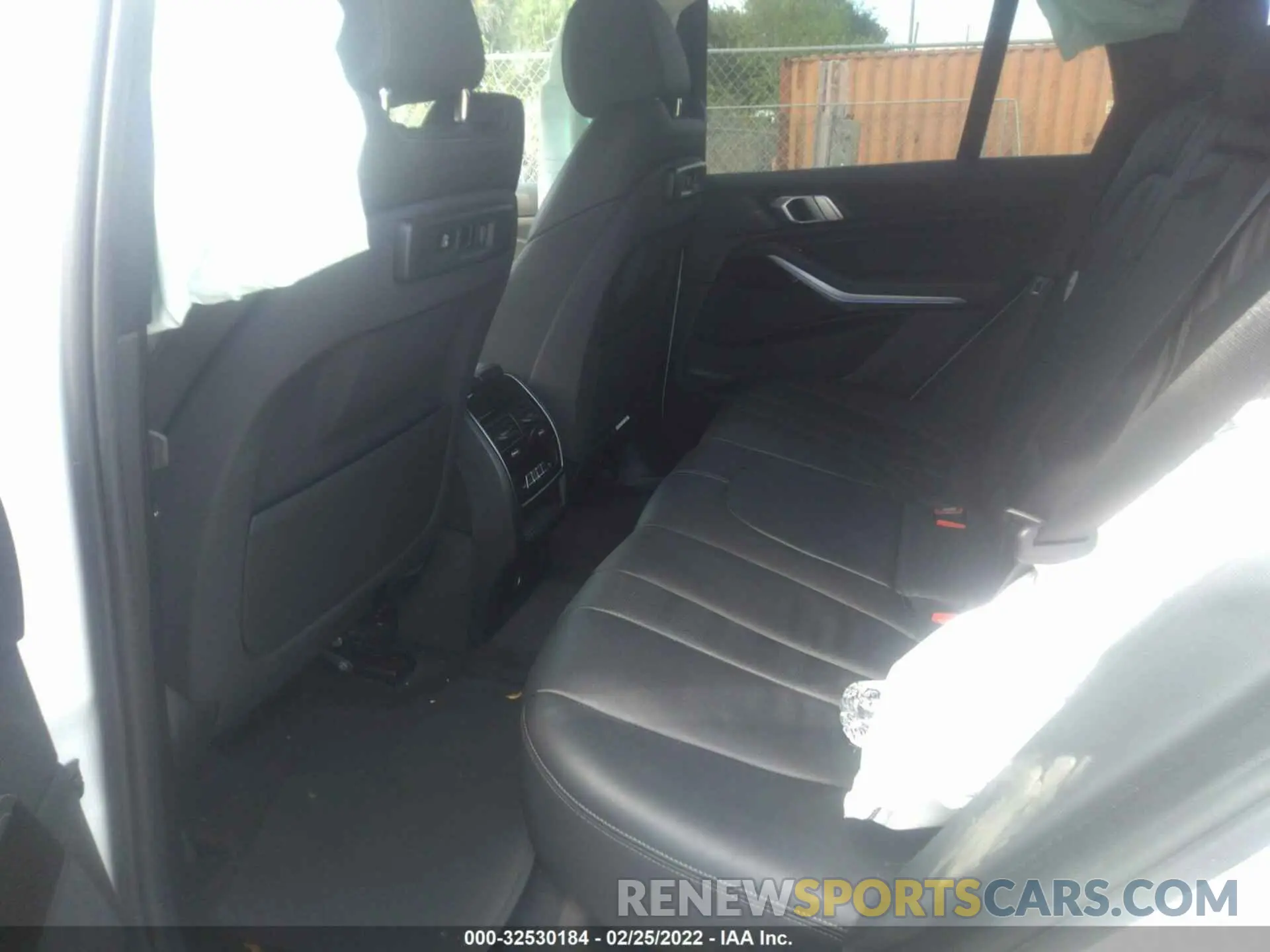8 fotografías del automóvil dañado 5UXCR6C52KLK87743 BMW X5 2019