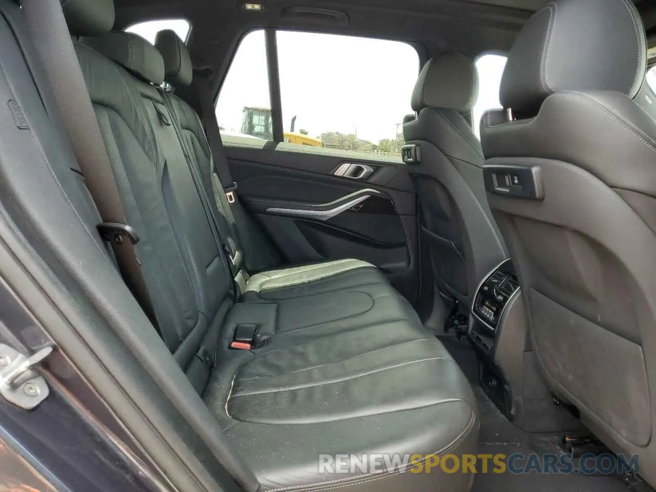 11 fotografías del automóvil dañado 5UXCR6C52KLL01351 BMW X5 2019
