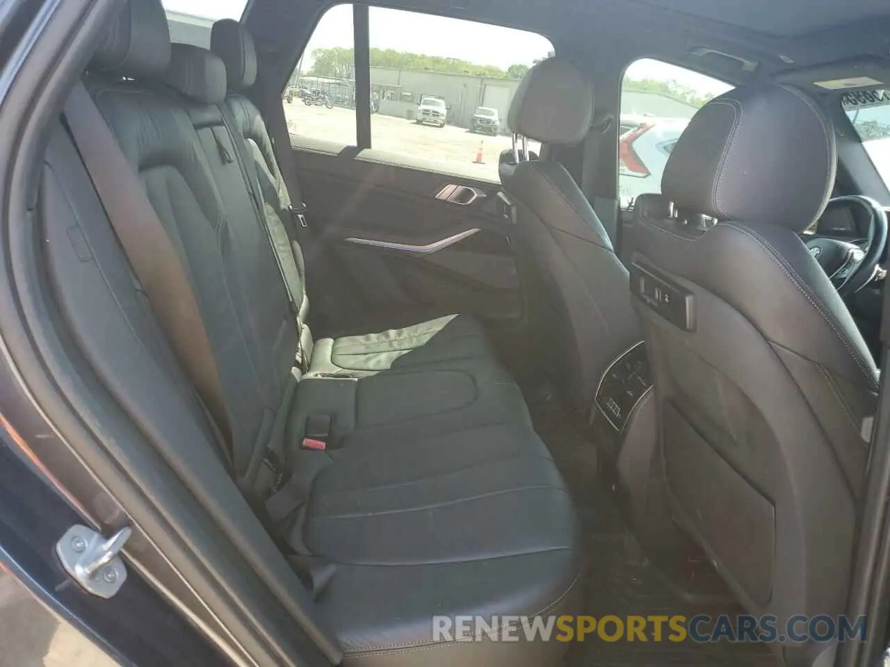 11 fotografías del automóvil dañado 5UXCR6C53KLL02055 BMW X5 2019