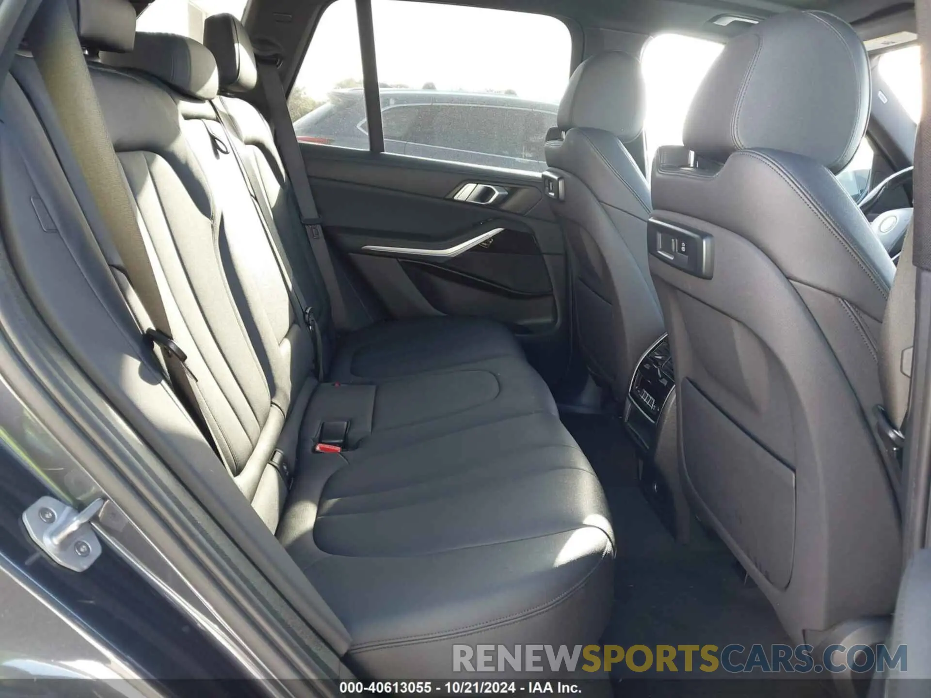 8 fotografías del automóvil dañado 5UXCR6C53KLL07286 BMW X5 2019