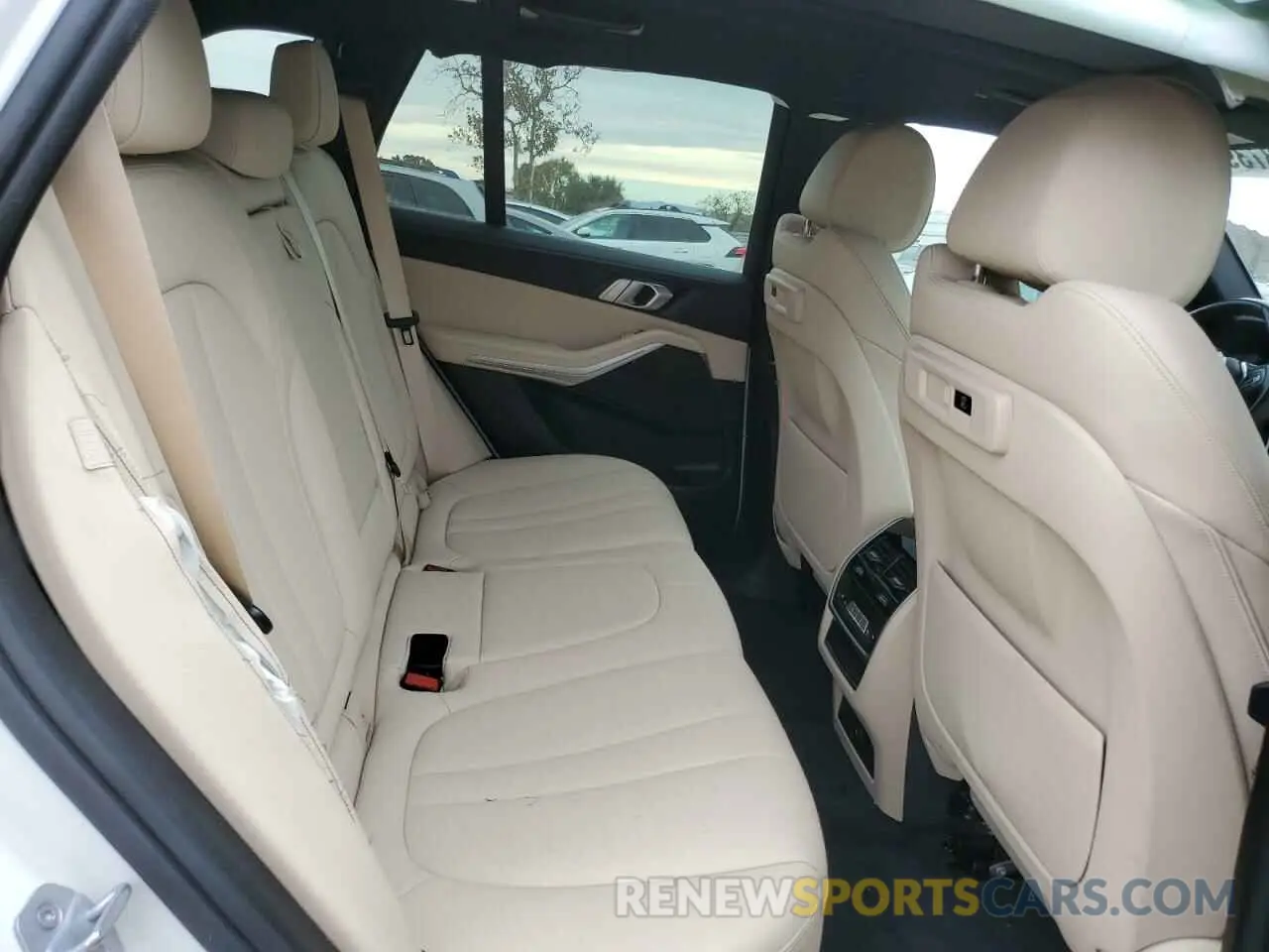 11 fotografías del automóvil dañado 5UXCR6C53KLL36982 BMW X5 2019