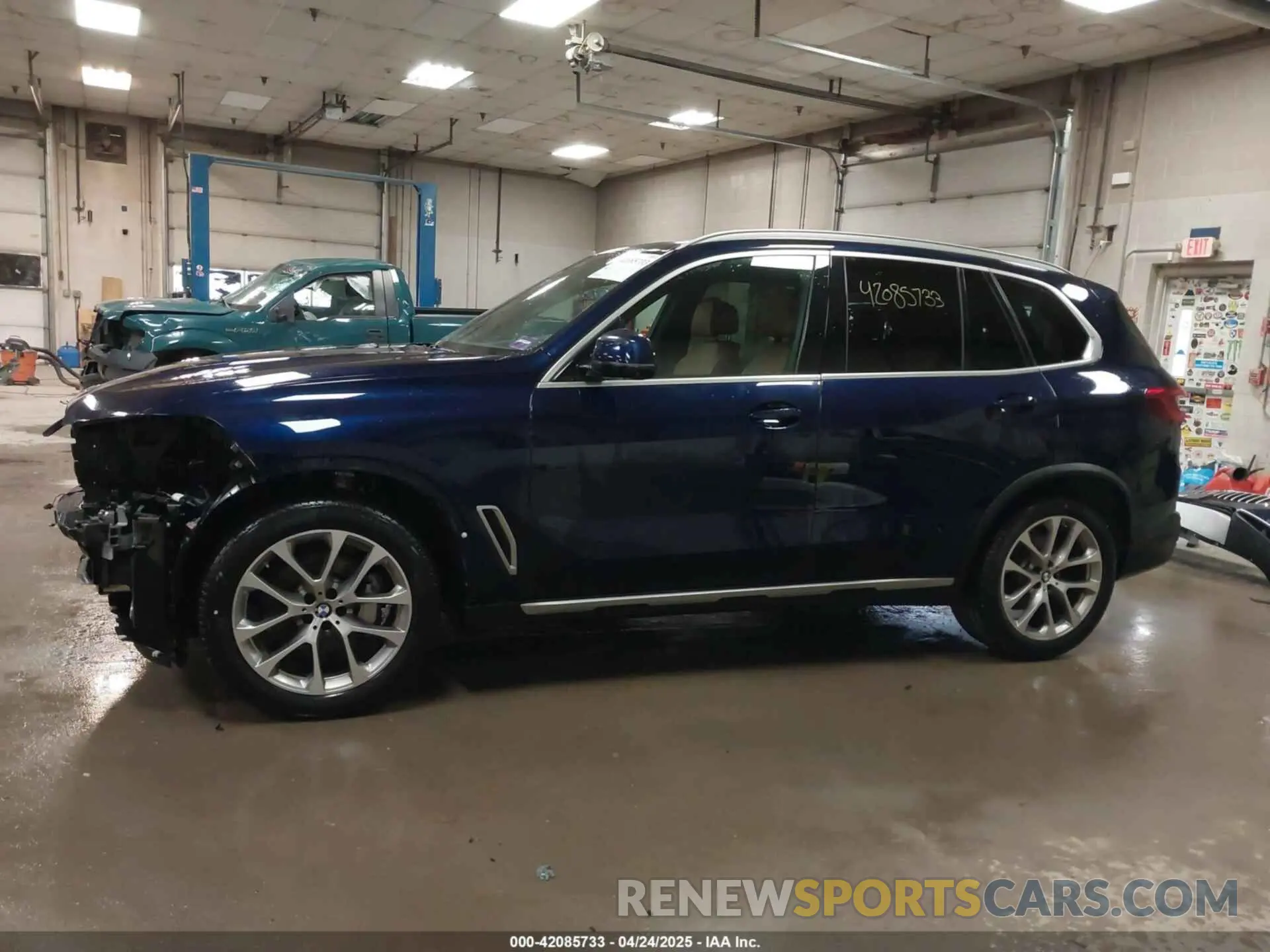 15 fotografías del automóvil dañado 5UXCR6C54KLL37672 BMW X5 2019