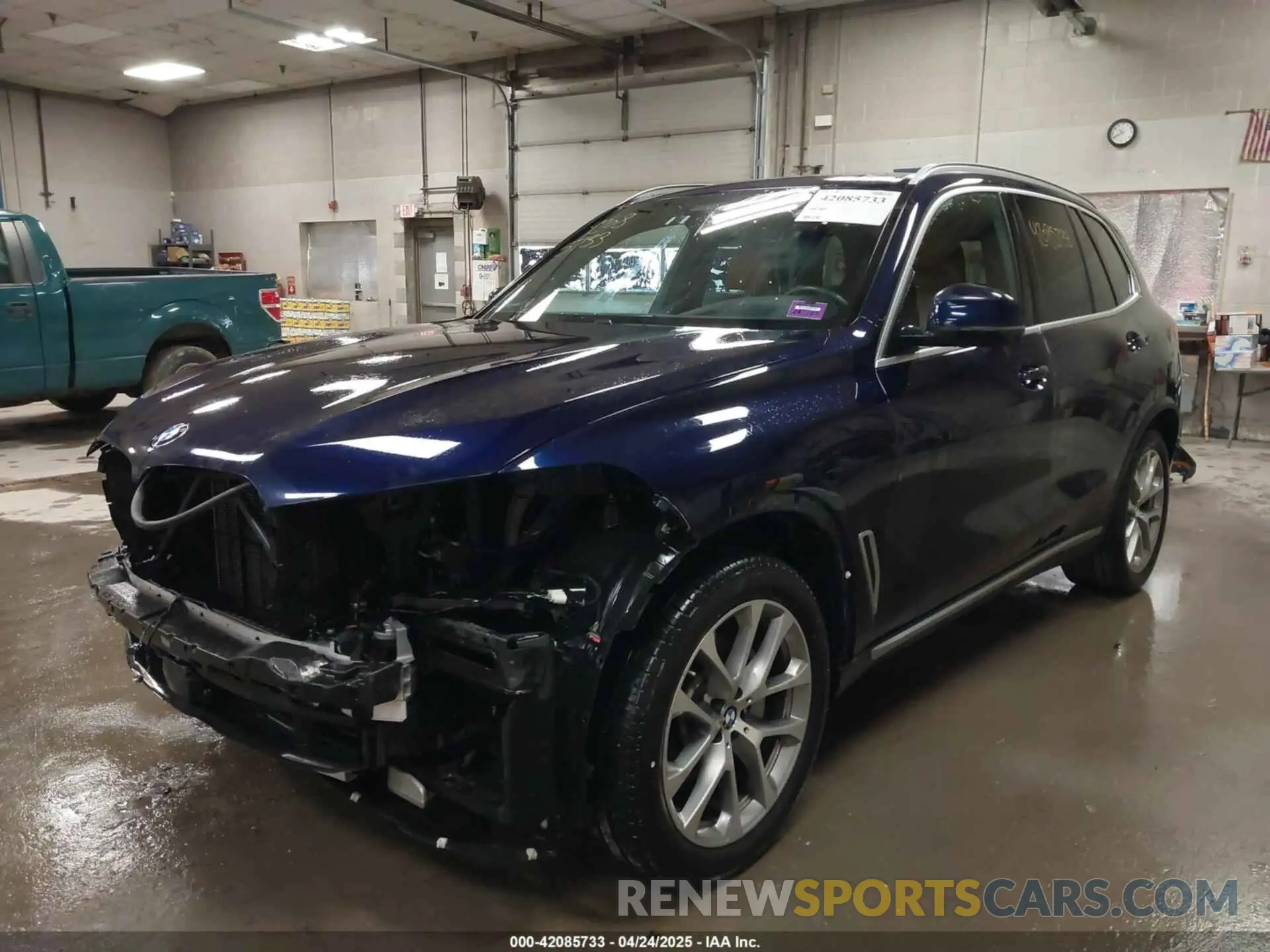 2 fotografías del automóvil dañado 5UXCR6C54KLL37672 BMW X5 2019