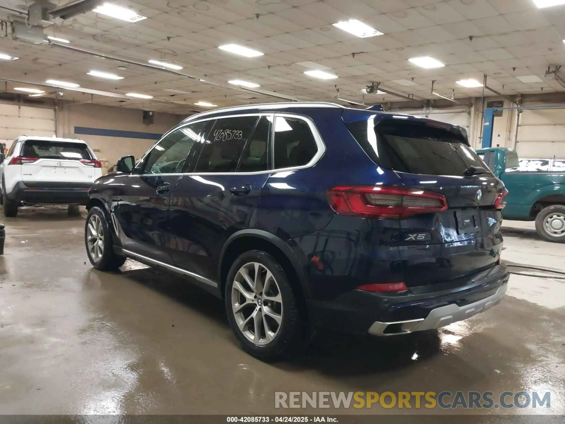 3 fotografías del automóvil dañado 5UXCR6C54KLL37672 BMW X5 2019