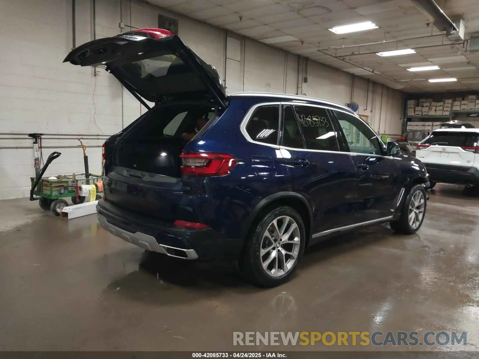 4 fotografías del automóvil dañado 5UXCR6C54KLL37672 BMW X5 2019