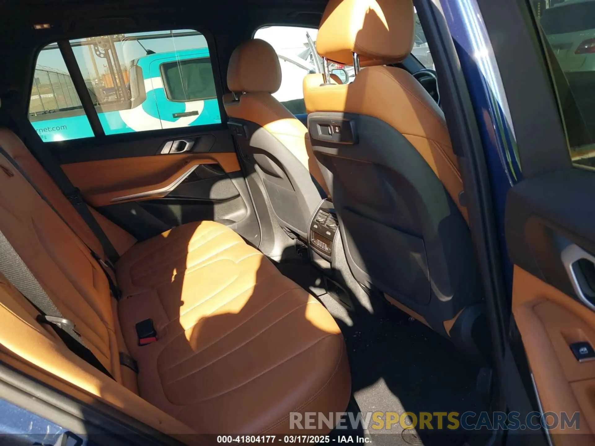 8 fotografías del automóvil dañado 5UXCR6C55KLK86618 BMW X5 2019