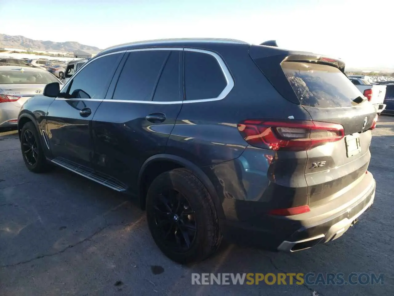 2 fotografías del automóvil dañado 5UXCR6C56KLL02499 BMW X5 2019