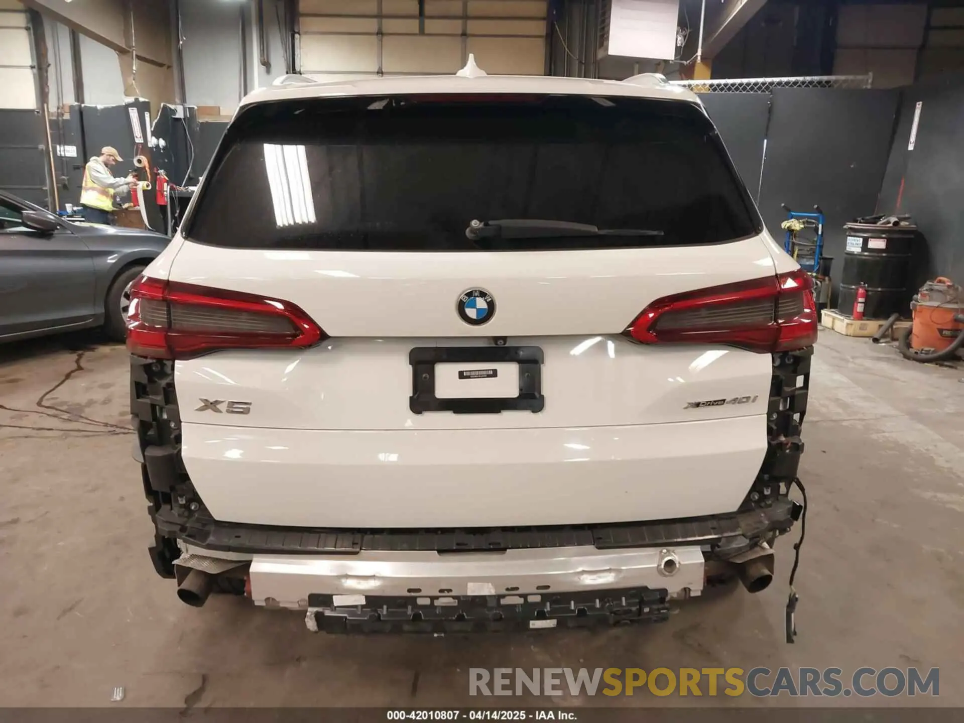 17 fotografías del automóvil dañado 5UXCR6C57KLL24723 BMW X5 2019
