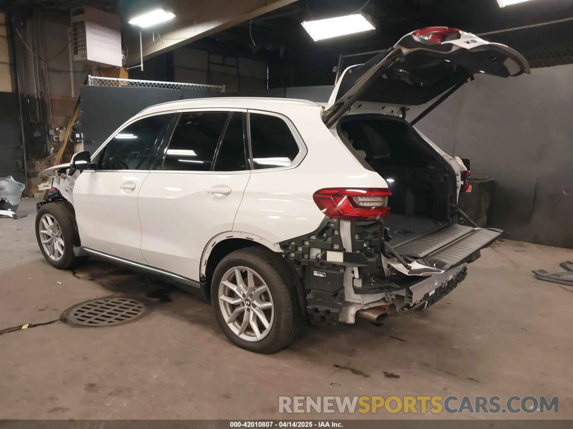 3 fotografías del automóvil dañado 5UXCR6C57KLL24723 BMW X5 2019