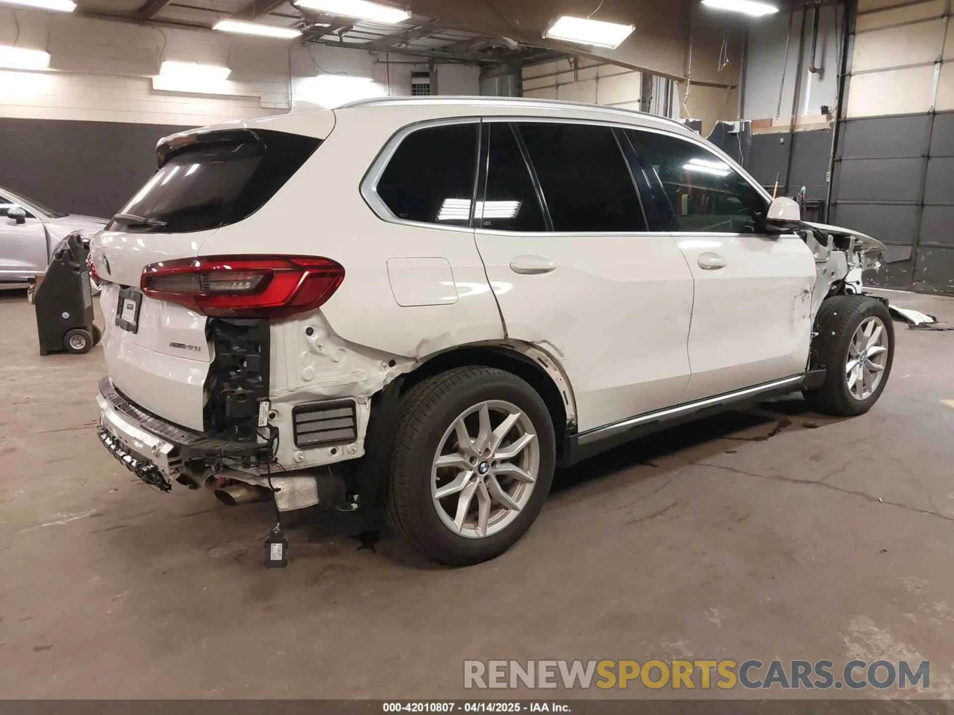 4 fotografías del automóvil dañado 5UXCR6C57KLL24723 BMW X5 2019