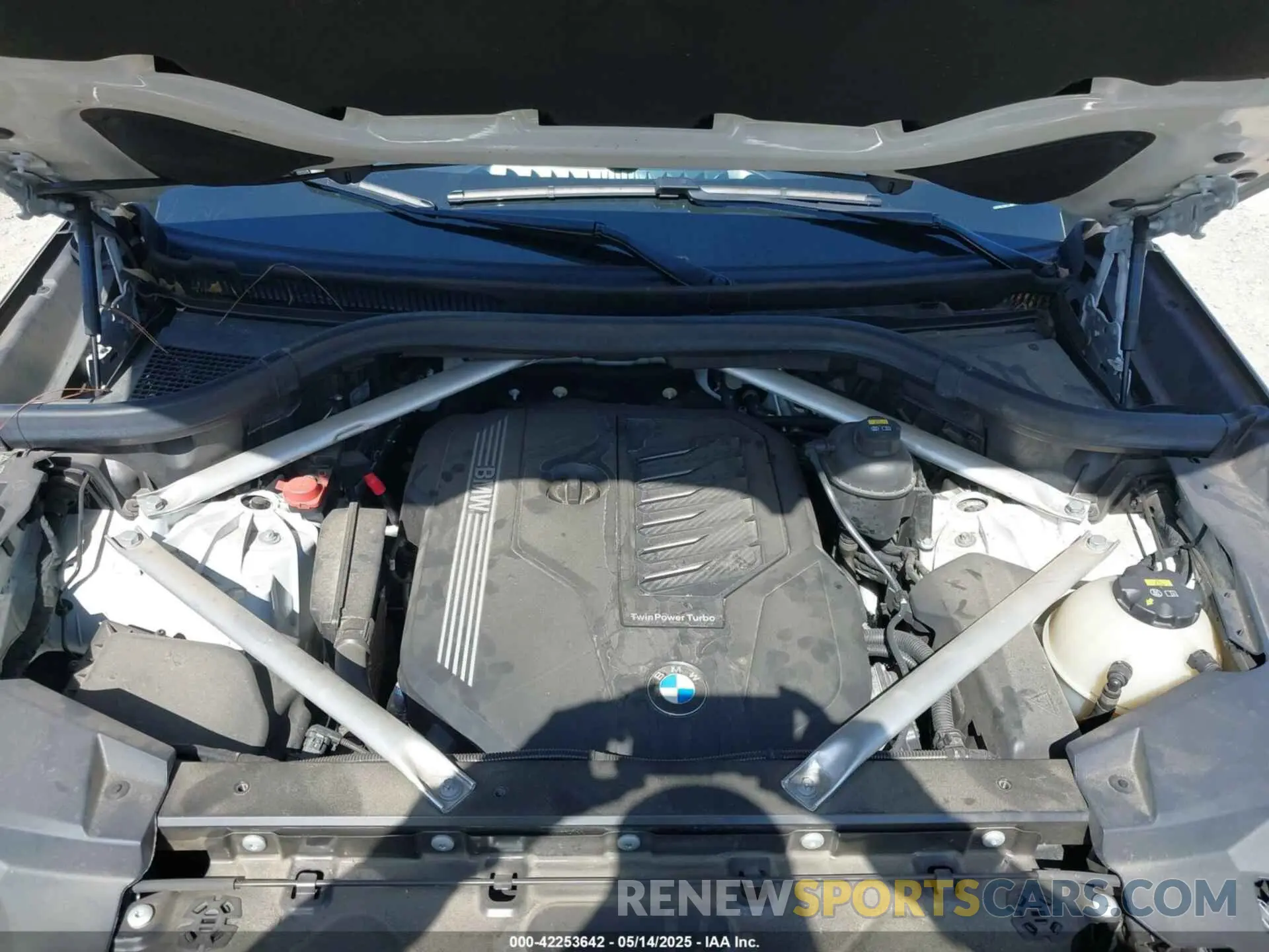 10 fotografías del automóvil dañado 5UXCR6C58KLL60811 BMW X5 2019