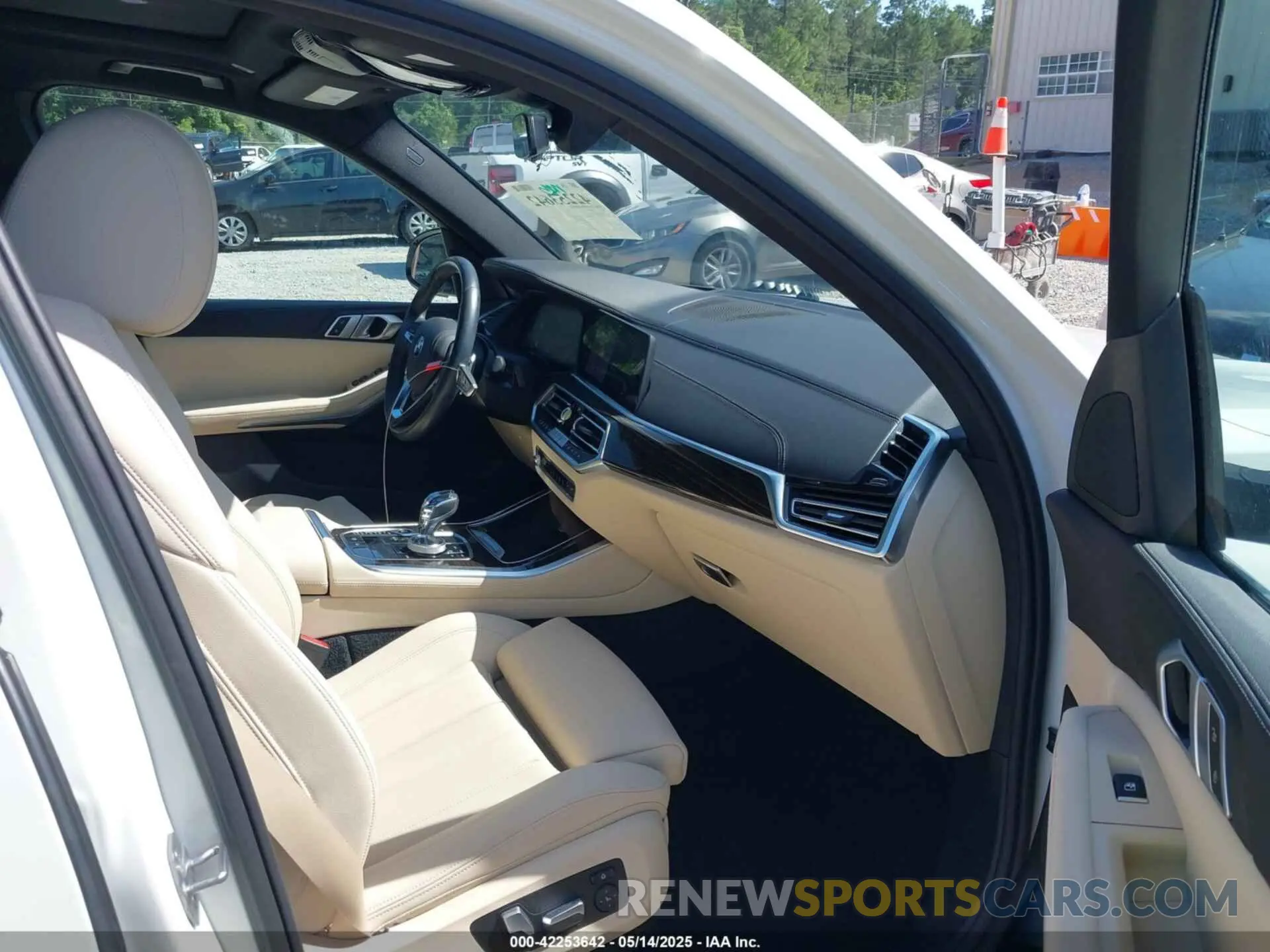 5 fotografías del automóvil dañado 5UXCR6C58KLL60811 BMW X5 2019