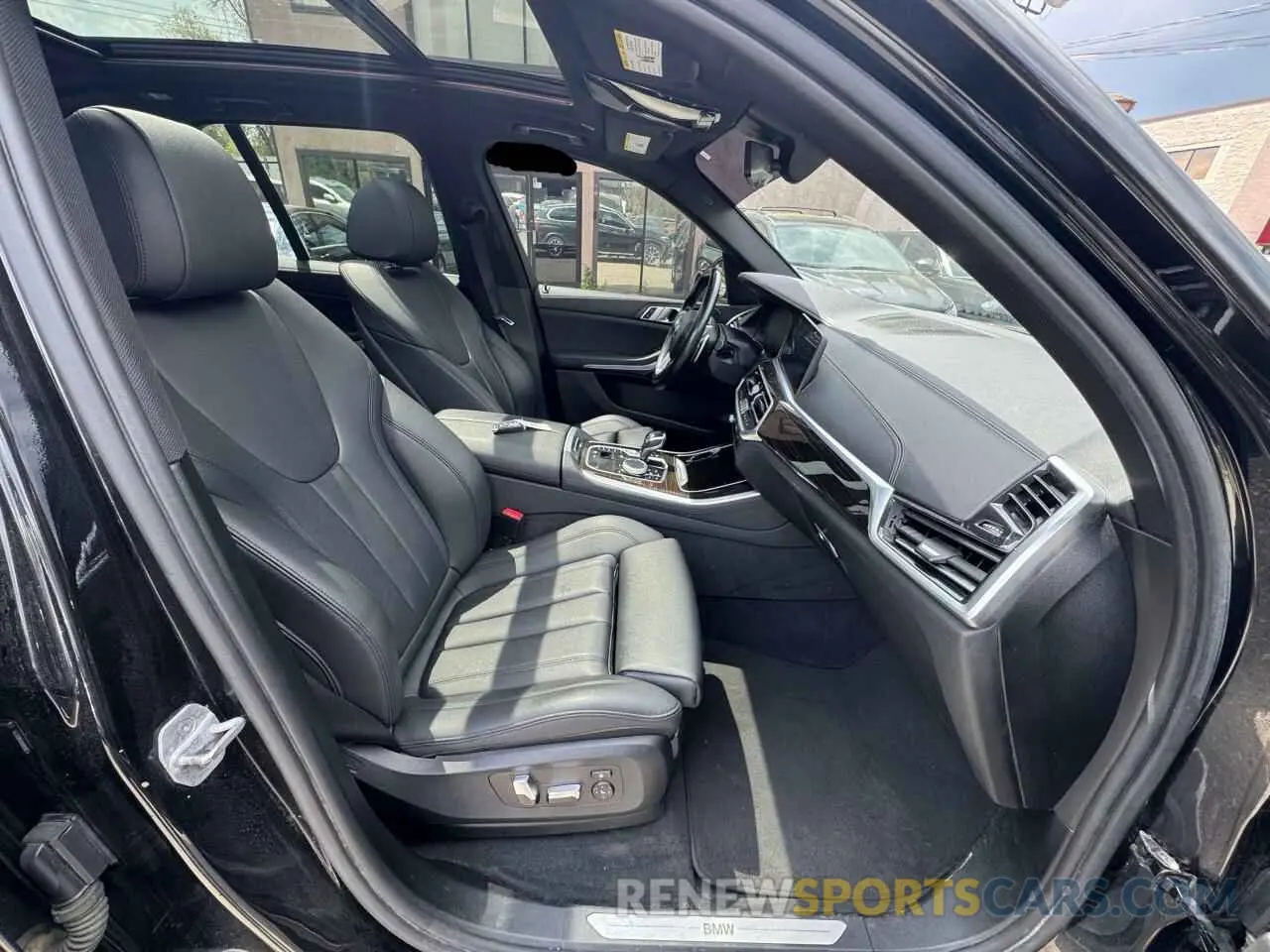 5 fotografías del automóvil dañado 5UXCR6C59KLL21466 BMW X5 2019