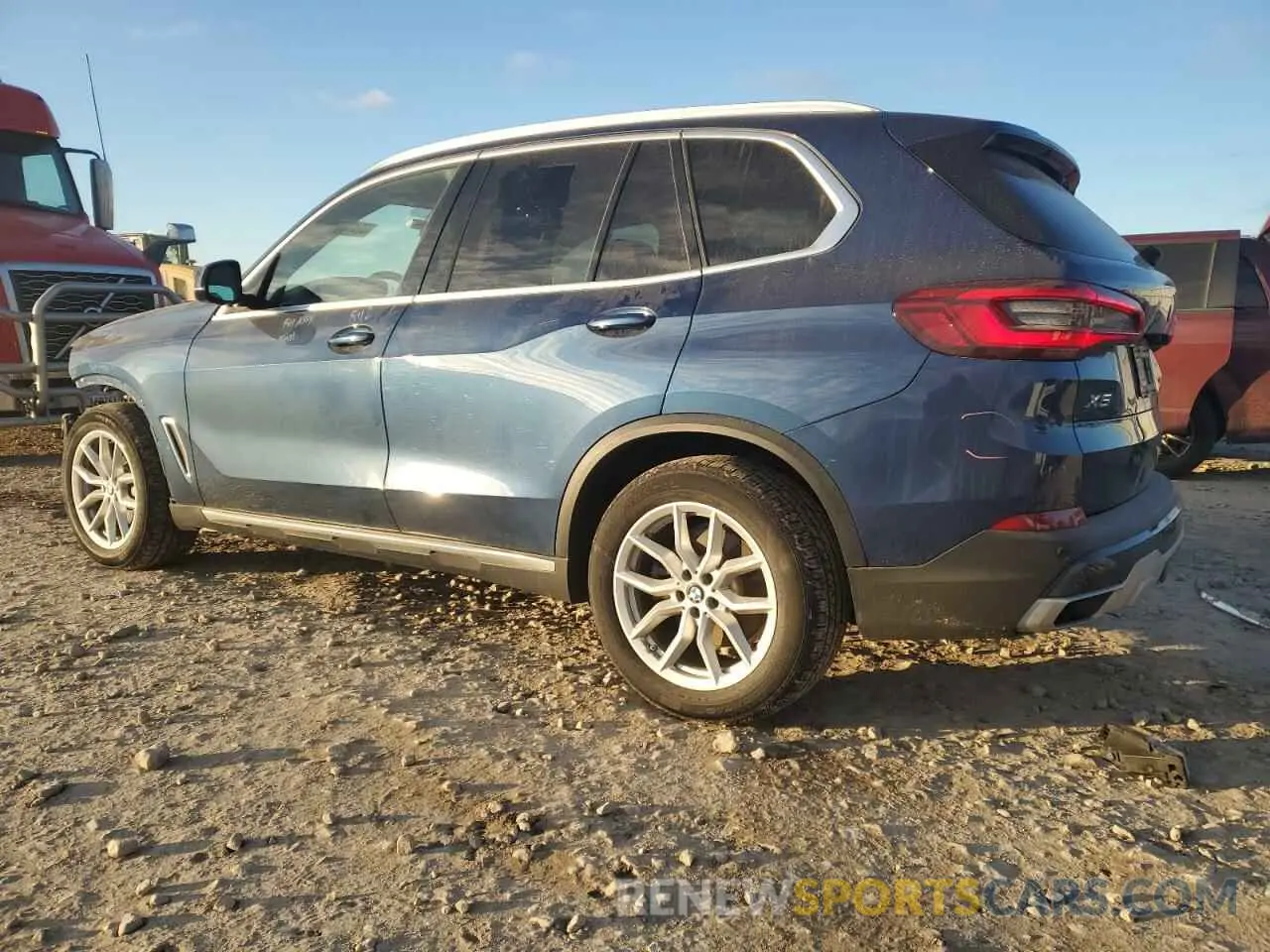 2 fotografías del automóvil dañado 5UXCR6C59KLL51907 BMW X5 2019