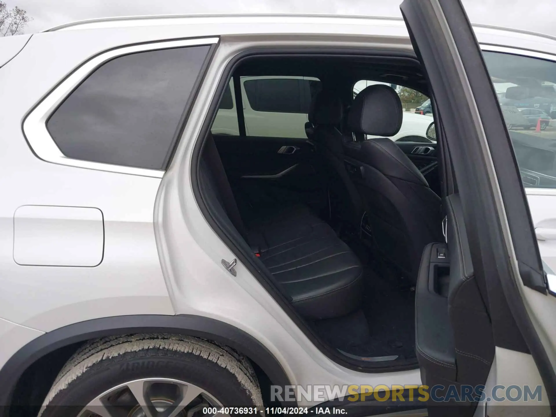 8 fotografías del automóvil dañado 5UXCR6C5XKLL01386 BMW X5 2019