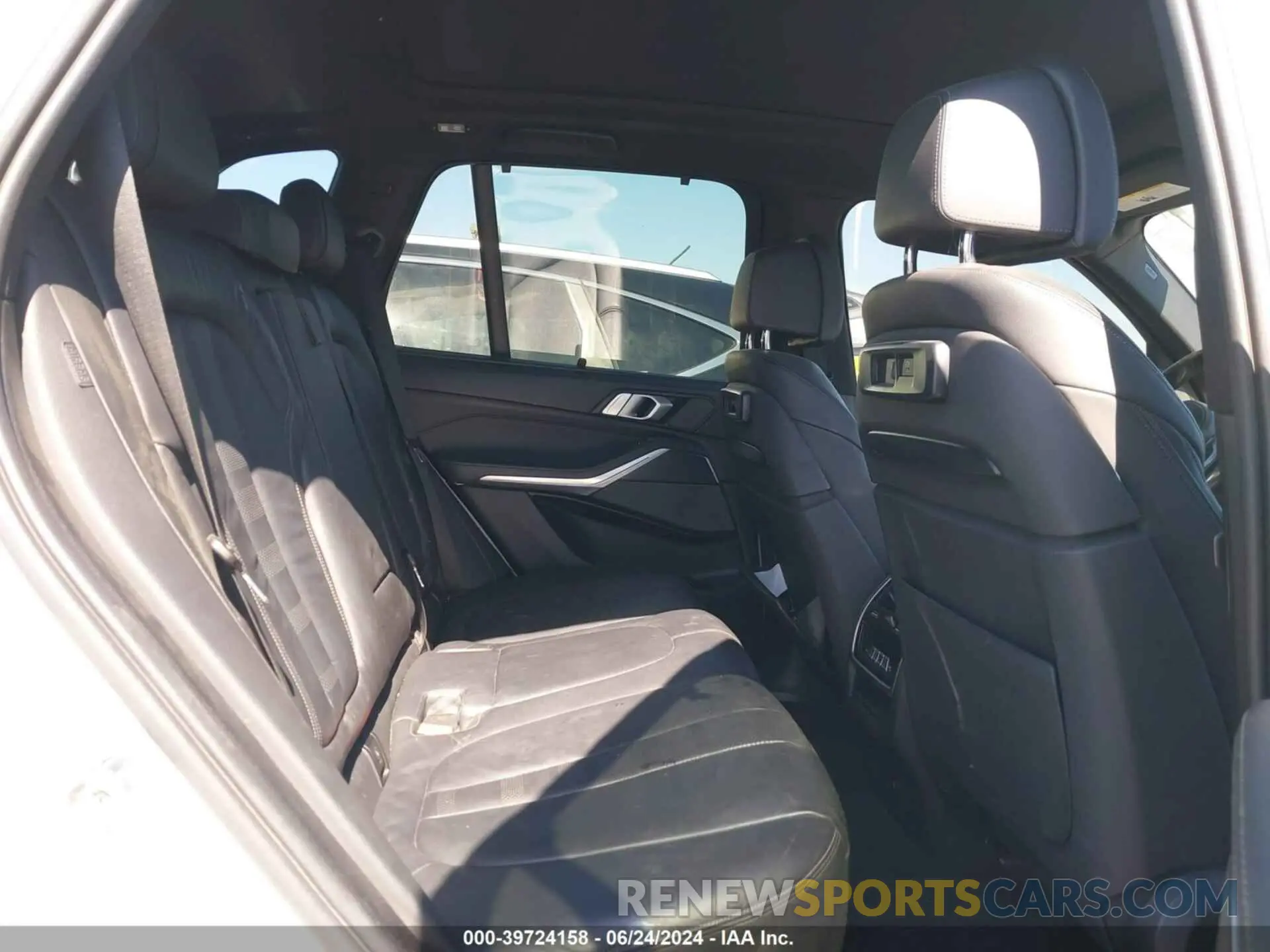 8 fotografías del automóvil dañado 5UXJU2C50KLN64615 BMW X5 2019