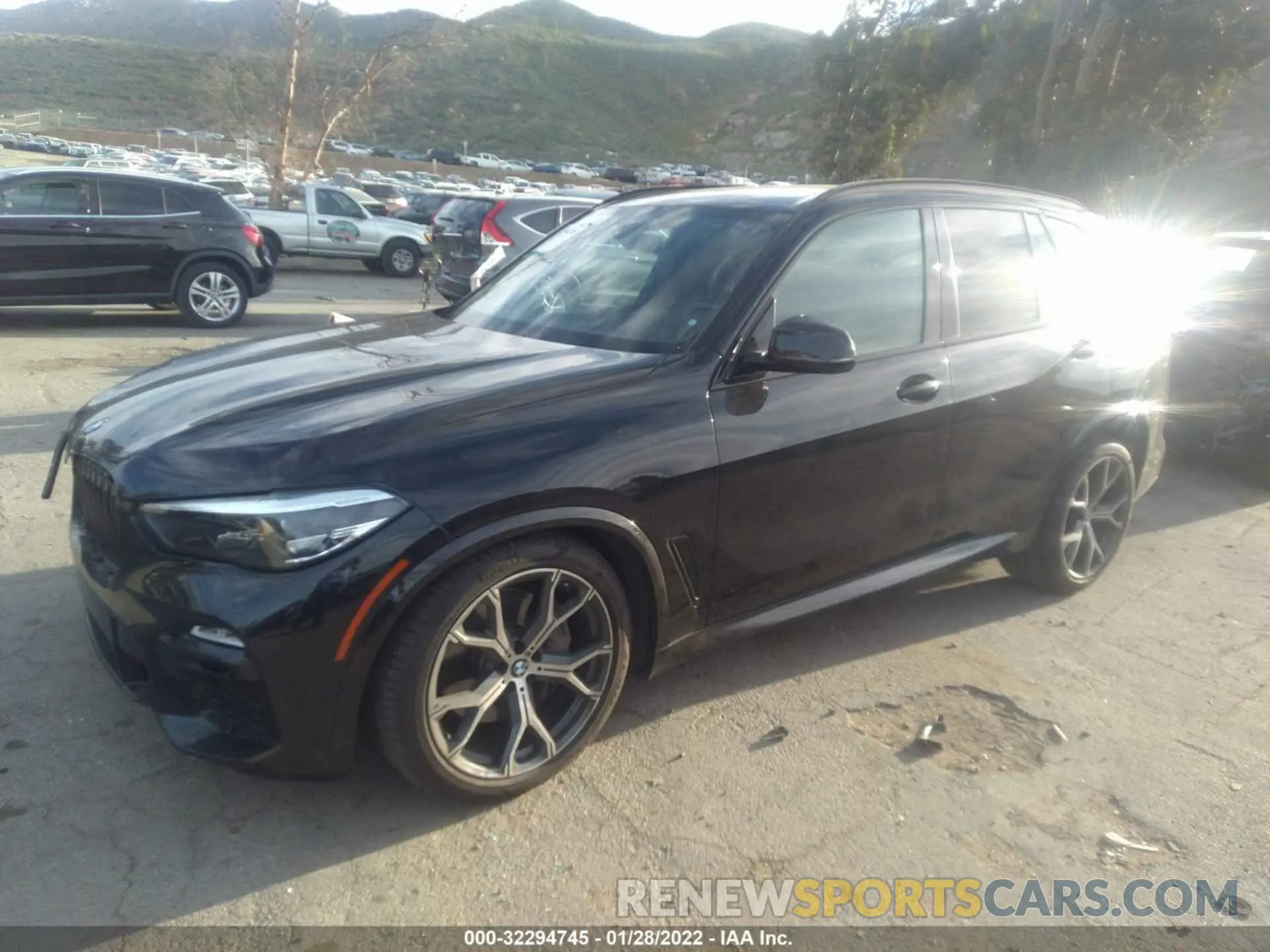 2 fotografías del automóvil dañado 5UXJU2C51KLN64199 BMW X5 2019
