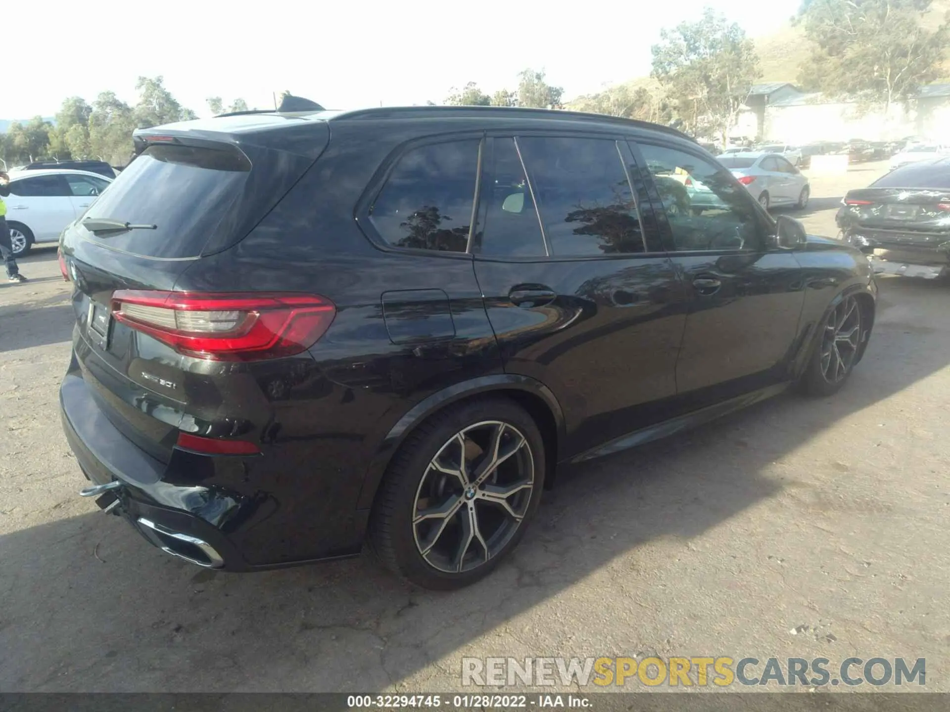 4 fotografías del automóvil dañado 5UXJU2C51KLN64199 BMW X5 2019