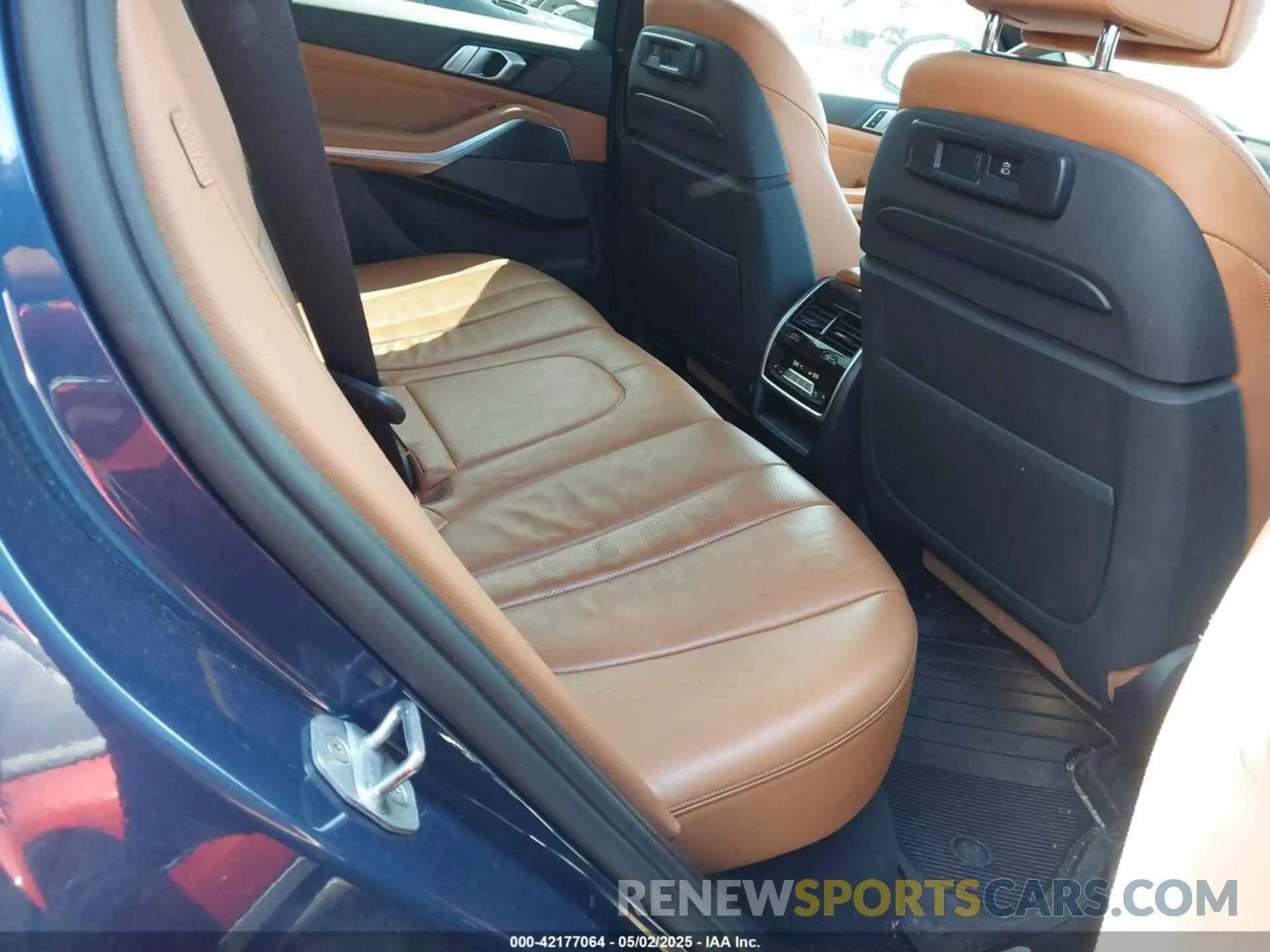 8 fotografías del automóvil dañado 5UXJU2C55KLN64657 BMW X5 2019