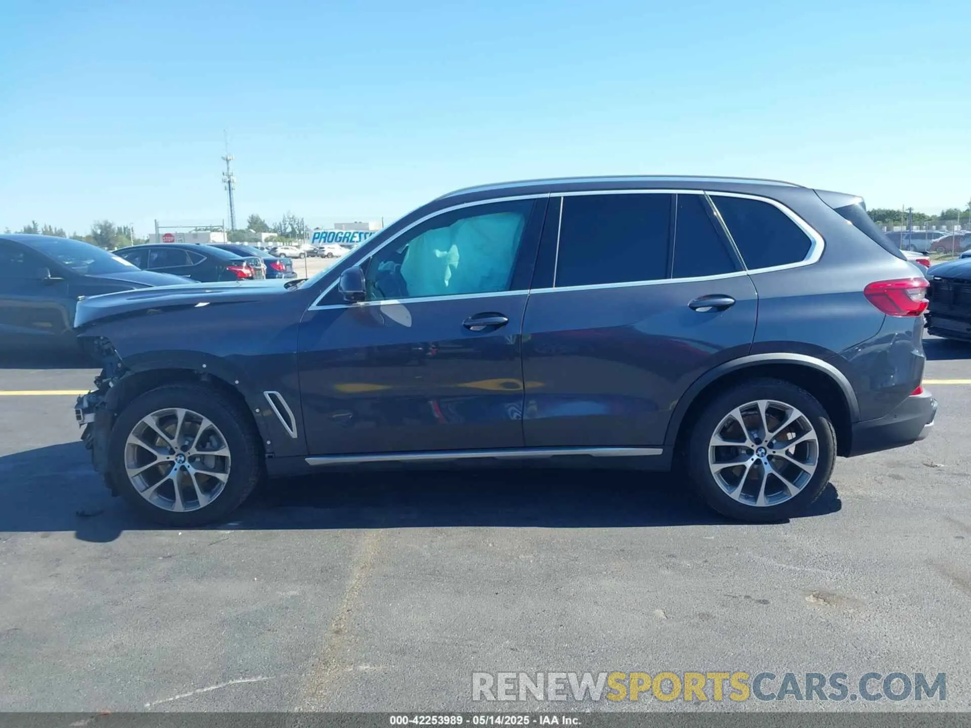 14 fotografías del automóvil dañado 5UXCR4C01LLW64122 BMW X5 2020