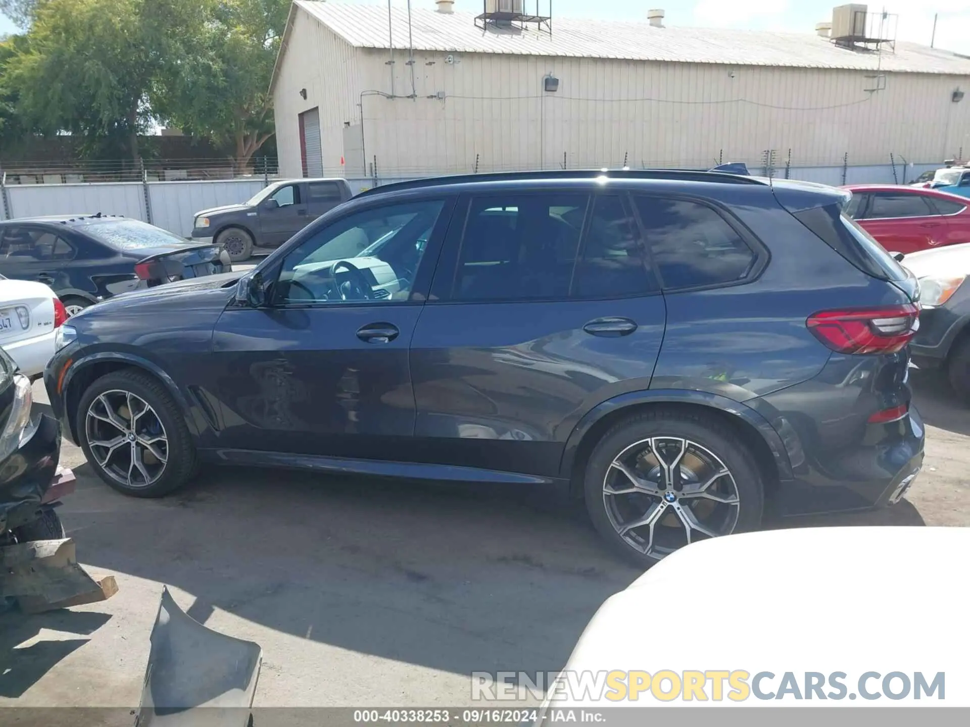 14 fotografías del automóvil dañado 5UXCR4C07LLT18687 BMW X5 2020