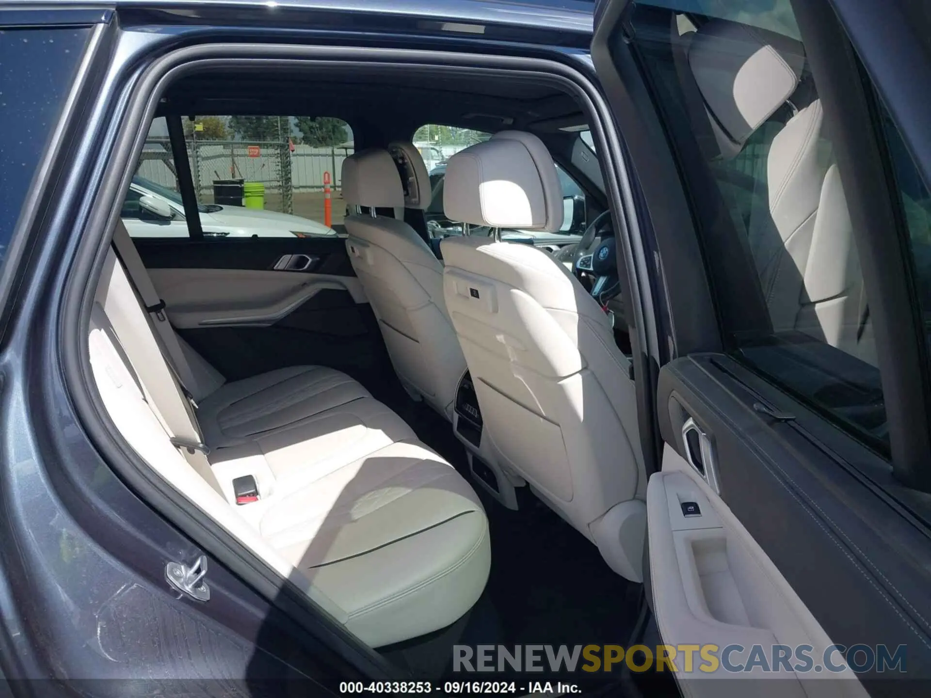 8 fotografías del automóvil dañado 5UXCR4C07LLT18687 BMW X5 2020