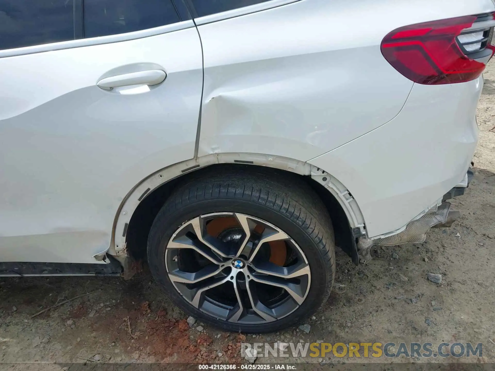 17 fotografías del automóvil dañado 5UXCR6C03L9B18871 BMW X5 2020