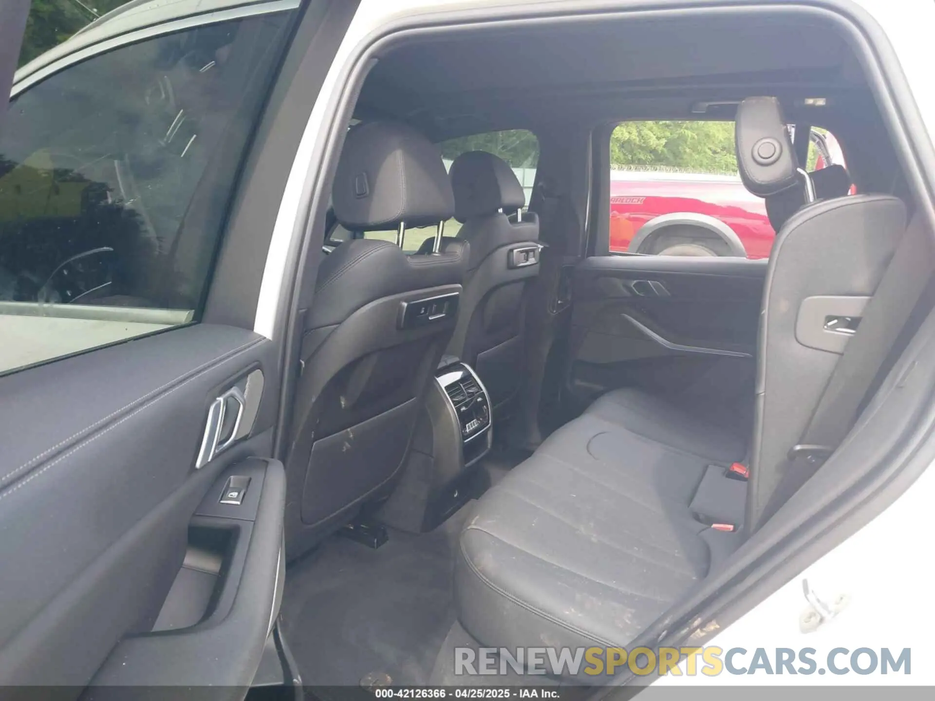 8 fotografías del automóvil dañado 5UXCR6C03L9B18871 BMW X5 2020