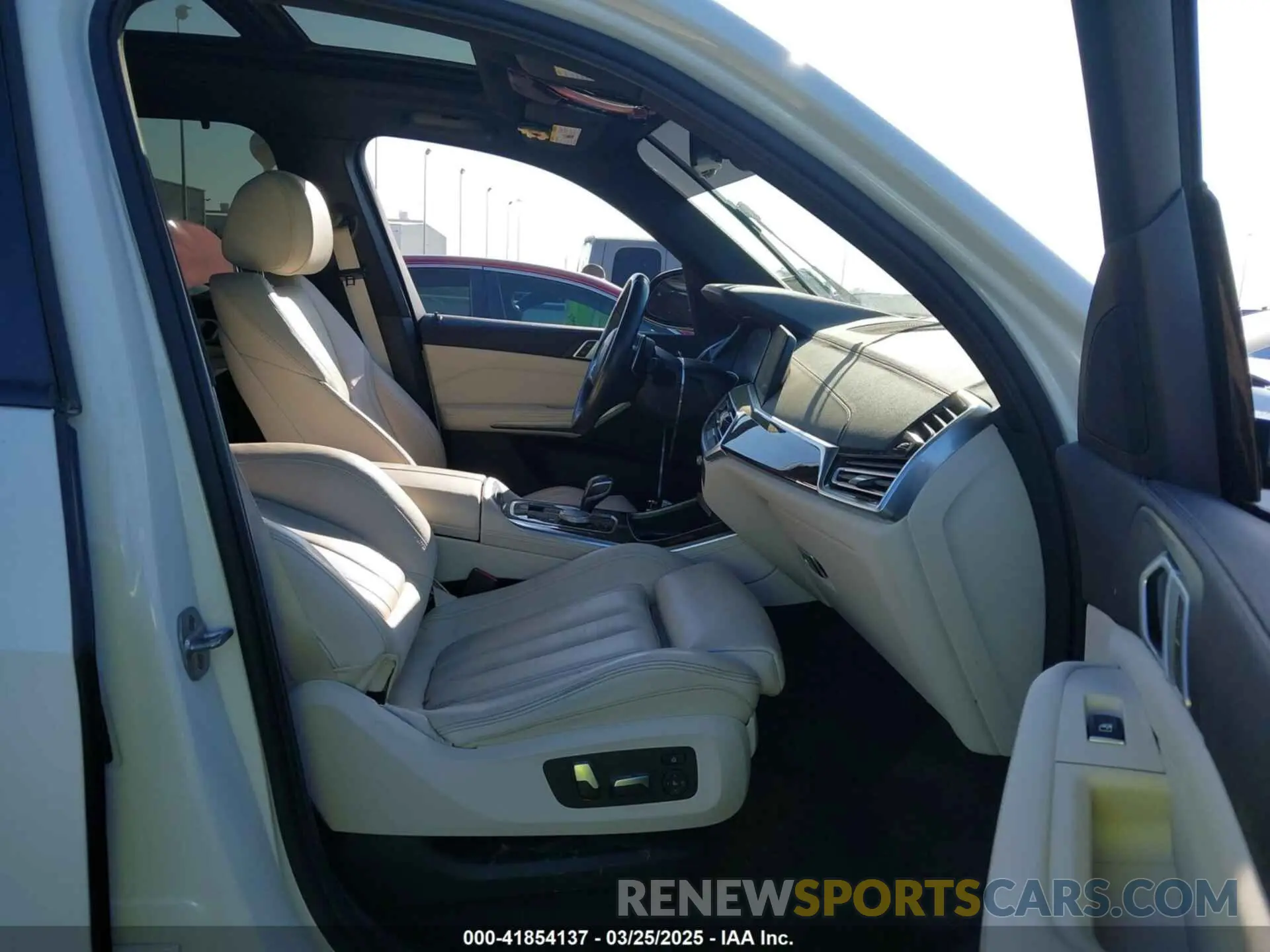5 fotografías del automóvil dañado 5UXCR6C04L9B02520 BMW X5 2020