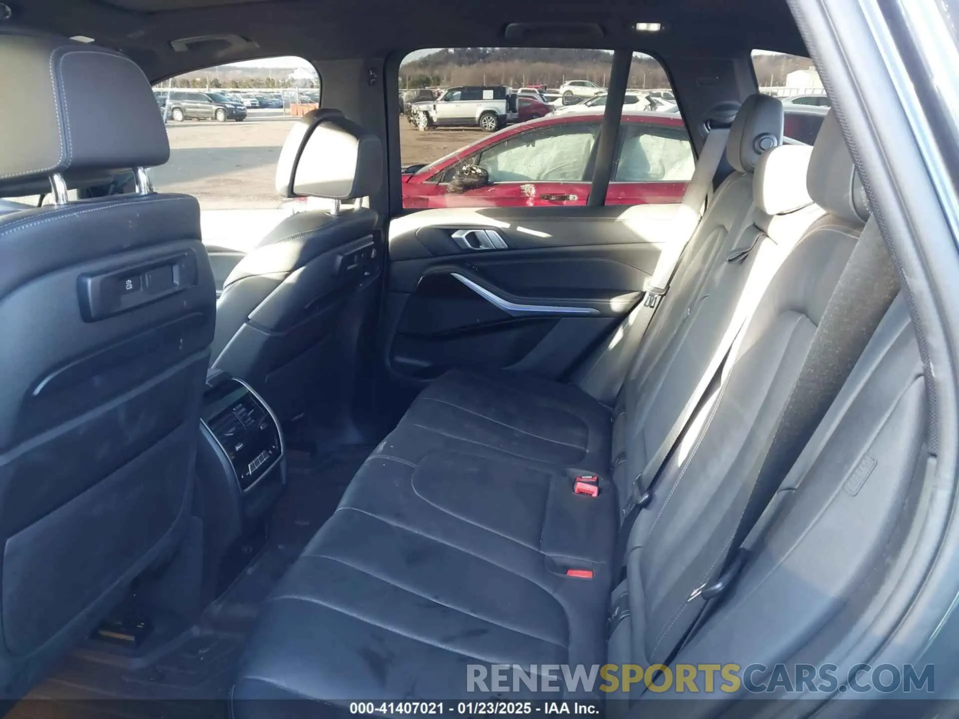 8 fotografías del automóvil dañado 5UXCR6C04L9D67261 BMW X5 2020