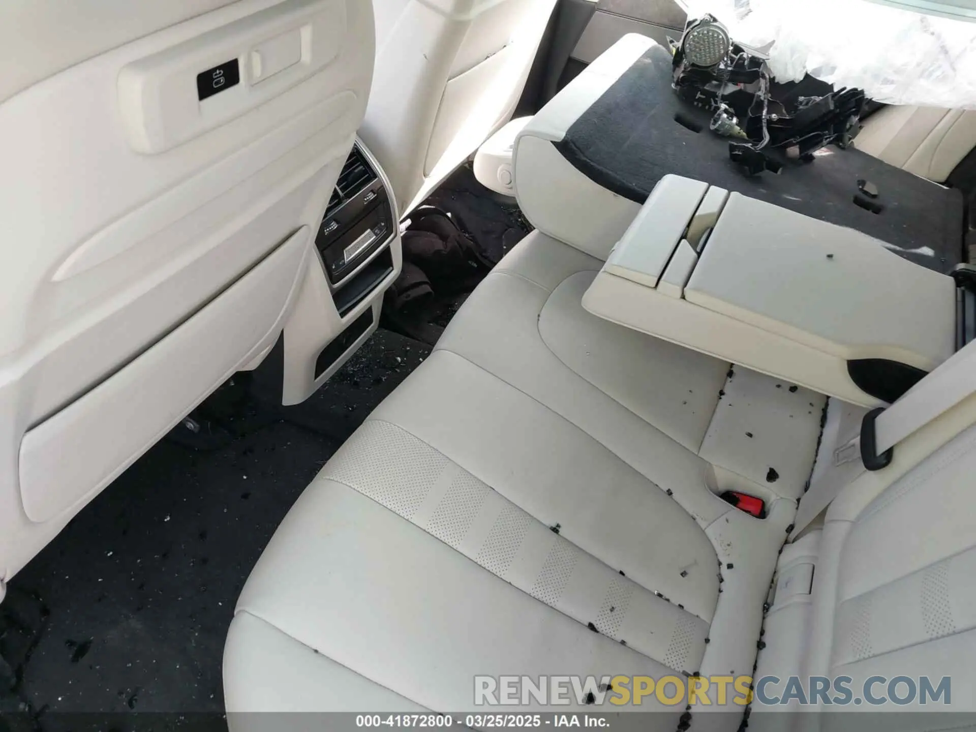 8 fotografías del automóvil dañado 5UXCR6C06LLL76494 BMW X5 2020