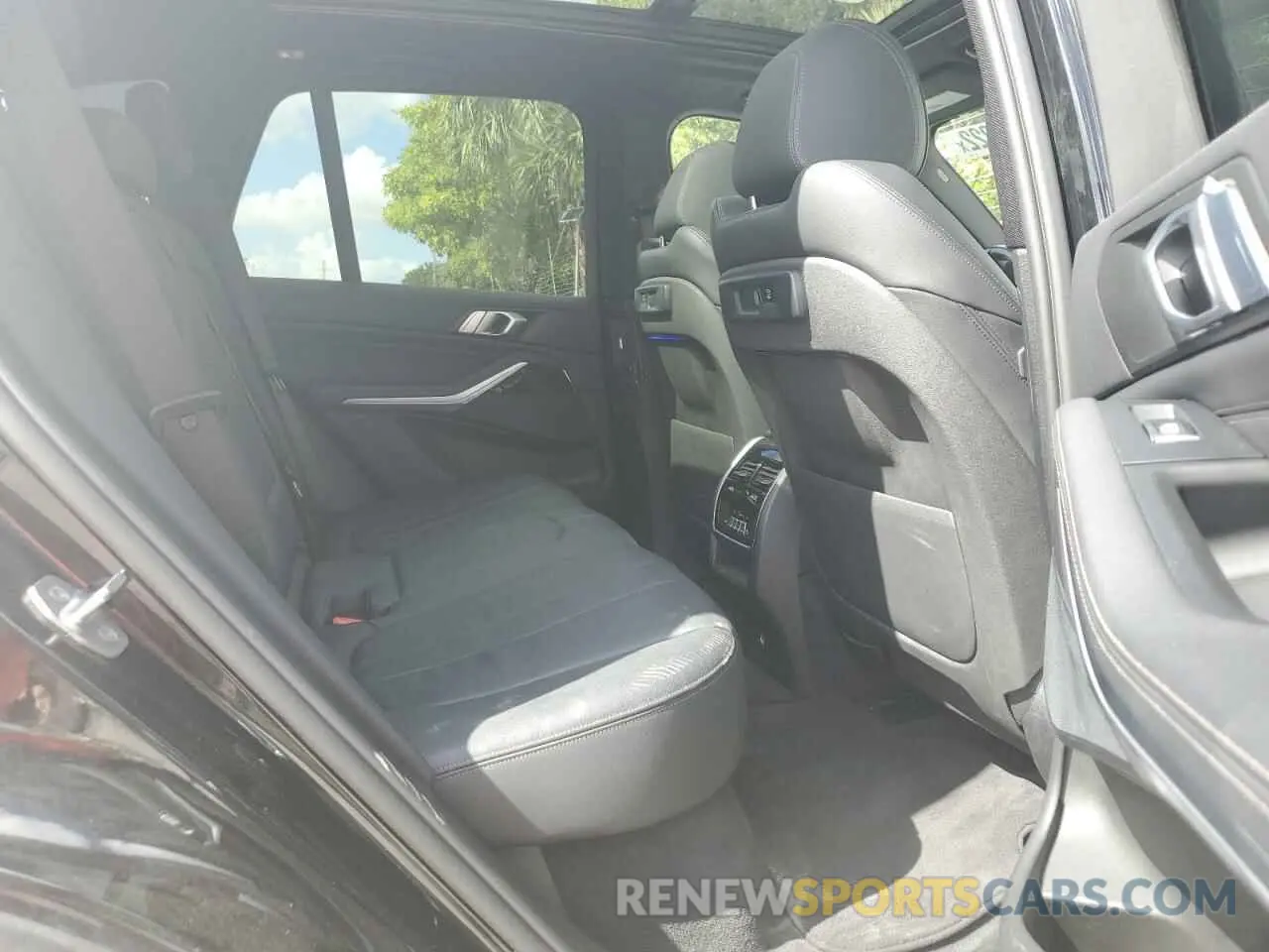 11 fotografías del automóvil dañado 5UXCR6C08L9C31991 BMW X5 2020