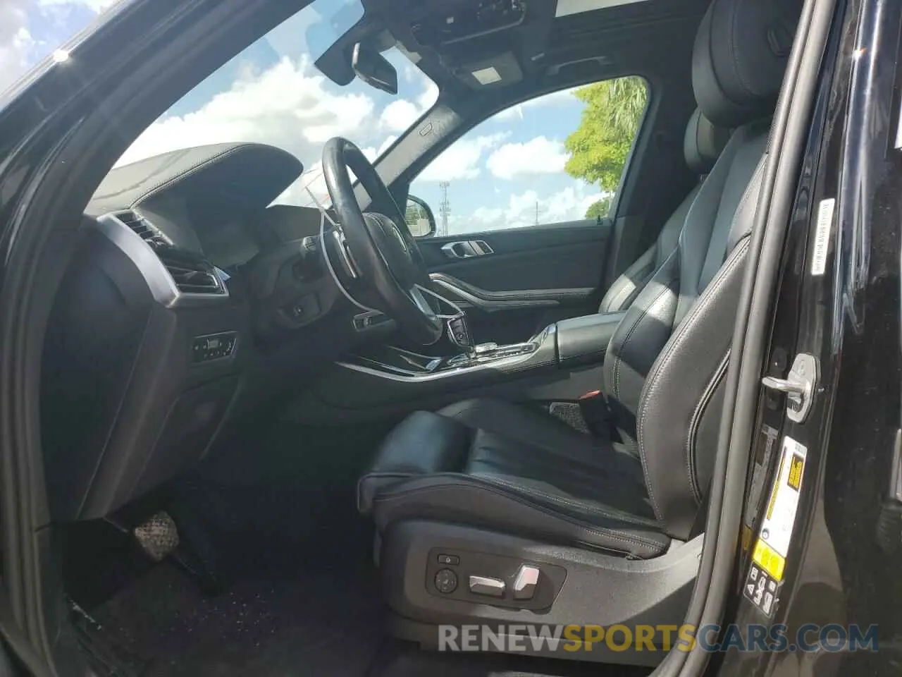 7 fotografías del automóvil dañado 5UXCR6C08L9C31991 BMW X5 2020