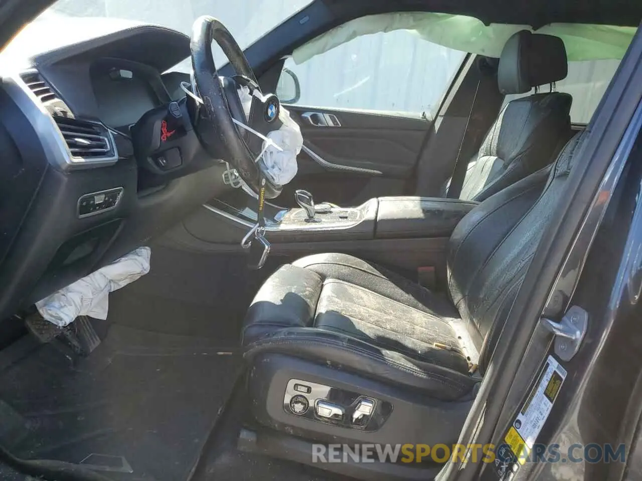 7 fotografías del automóvil dañado 5UXJU2C04LLN68043 BMW X5 2020