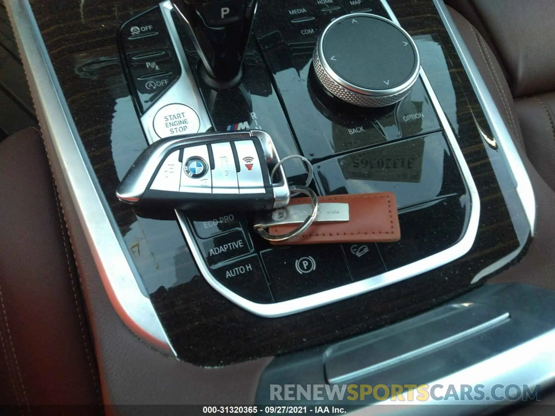 11 fotografías del automóvil dañado 5UXJU4C06L9C18103 BMW X5 2020