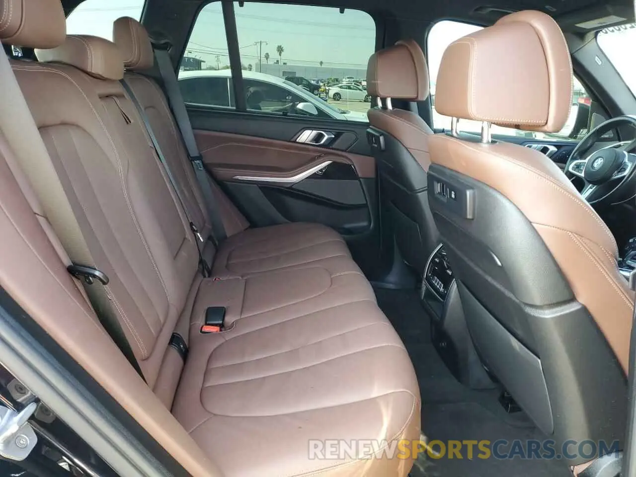 11 fotografías del automóvil dañado 5UXJU4C07LLE45691 BMW X5 2020